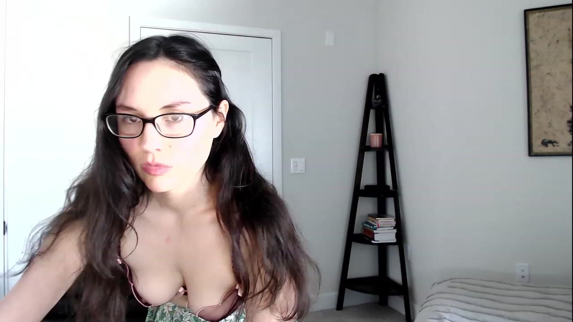 Gallery image thumbnail from Harmony's myfreecams stream on, 03/08/2023, 22:16 image 10 of 20