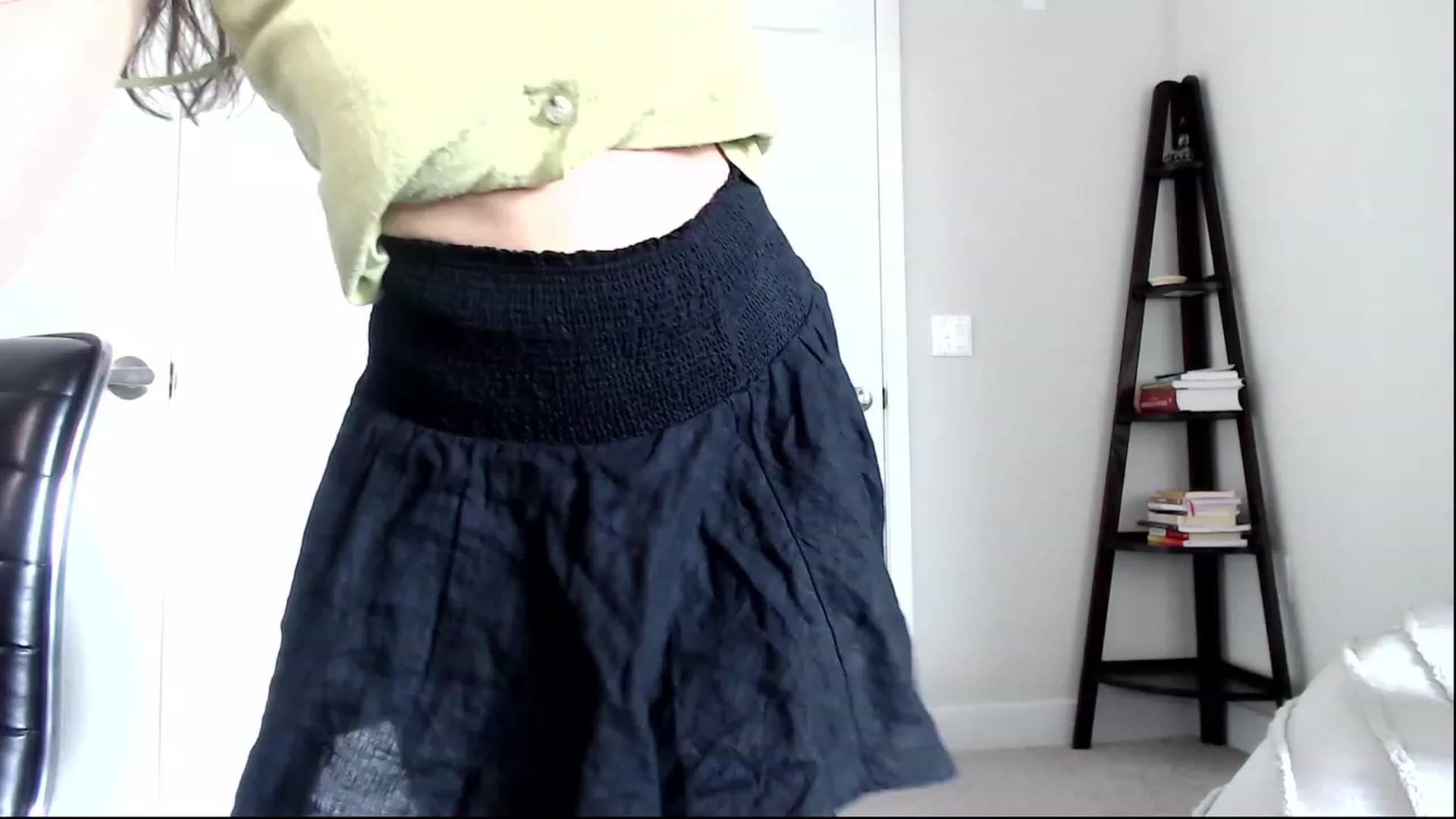 Gallery image thumbnail from Harmony's myfreecams stream on, 03/21/2023, 20:17 image 16 of 20
