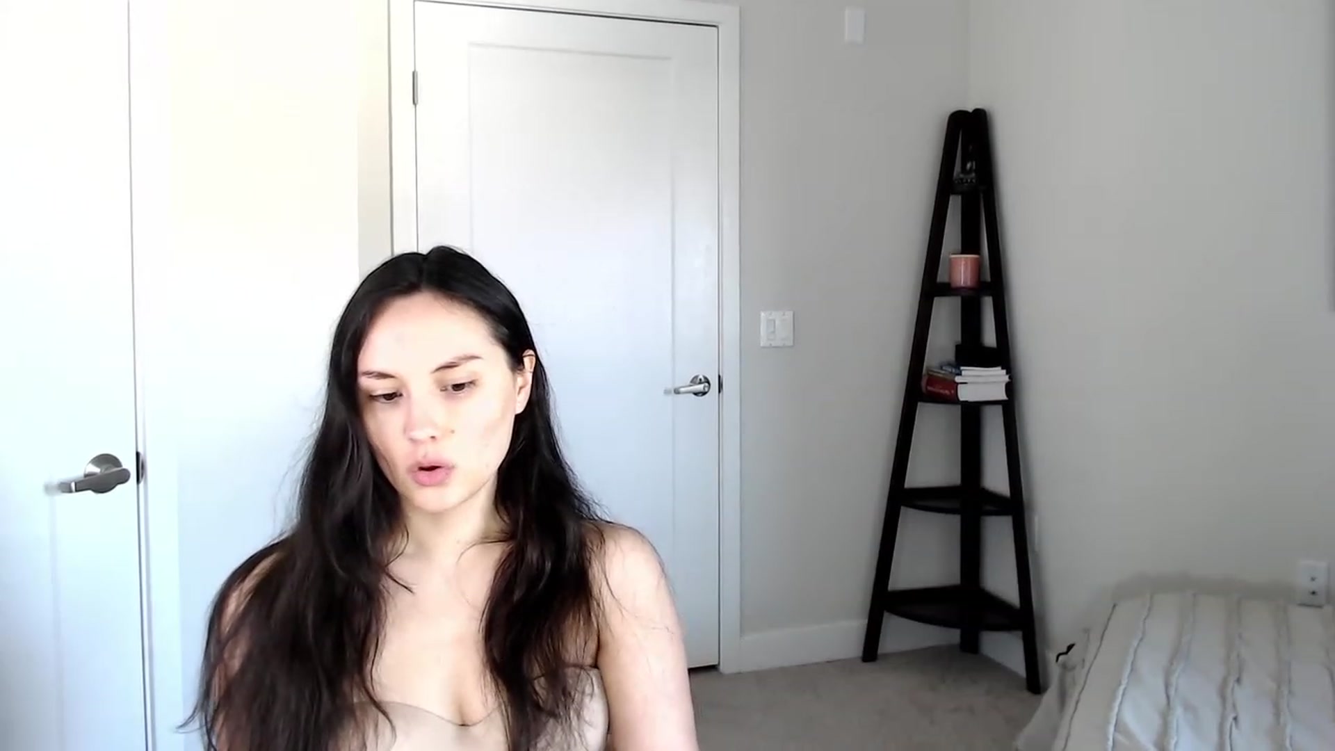 Gallery image thumbnail from Harmony's myfreecams stream on, 04/01/2023, 22:24 image 6 of 20