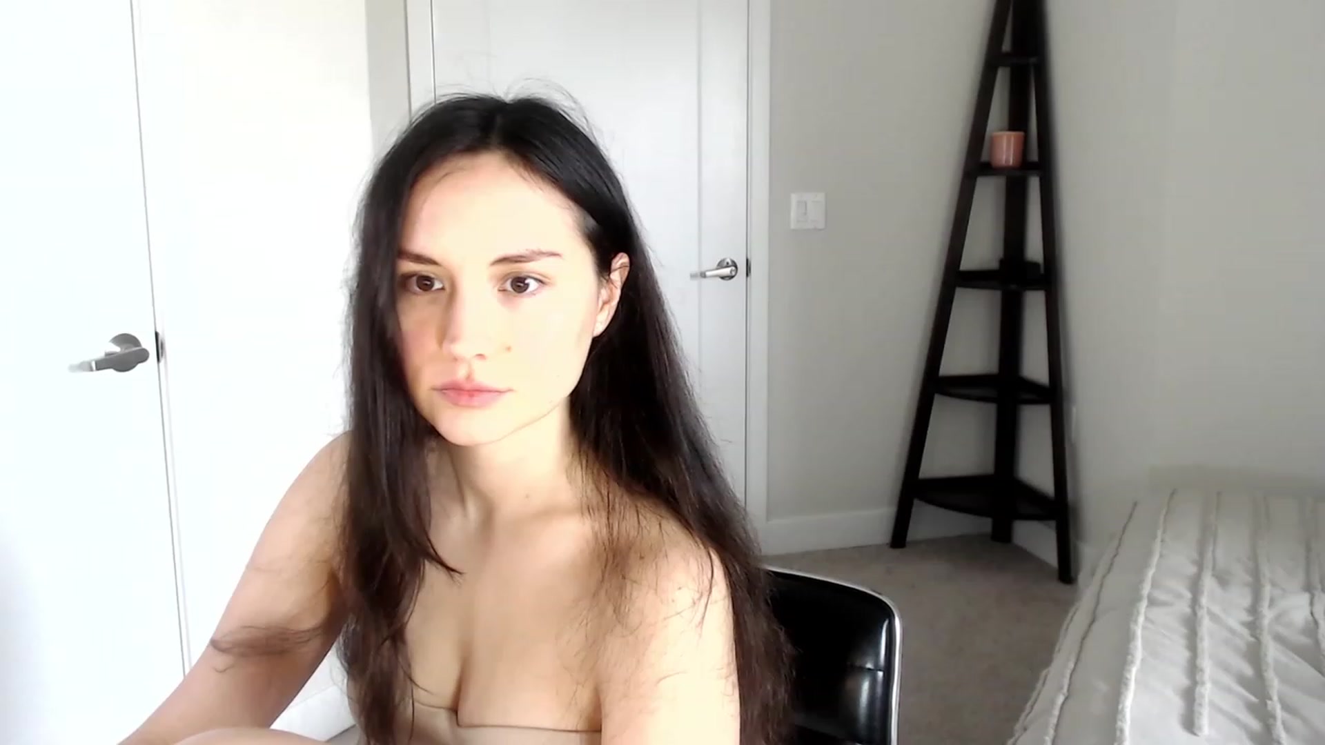 Gallery image thumbnail from Harmony's myfreecams stream on, 04/12/2023, 22:30 image 6 of 20