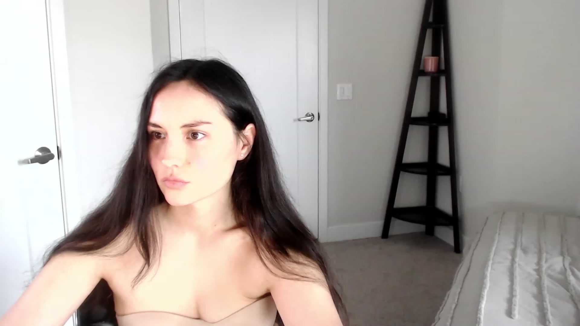 Gallery image thumbnail from Harmony's myfreecams stream on, 04/12/2023, 22:30 image 18 of 20