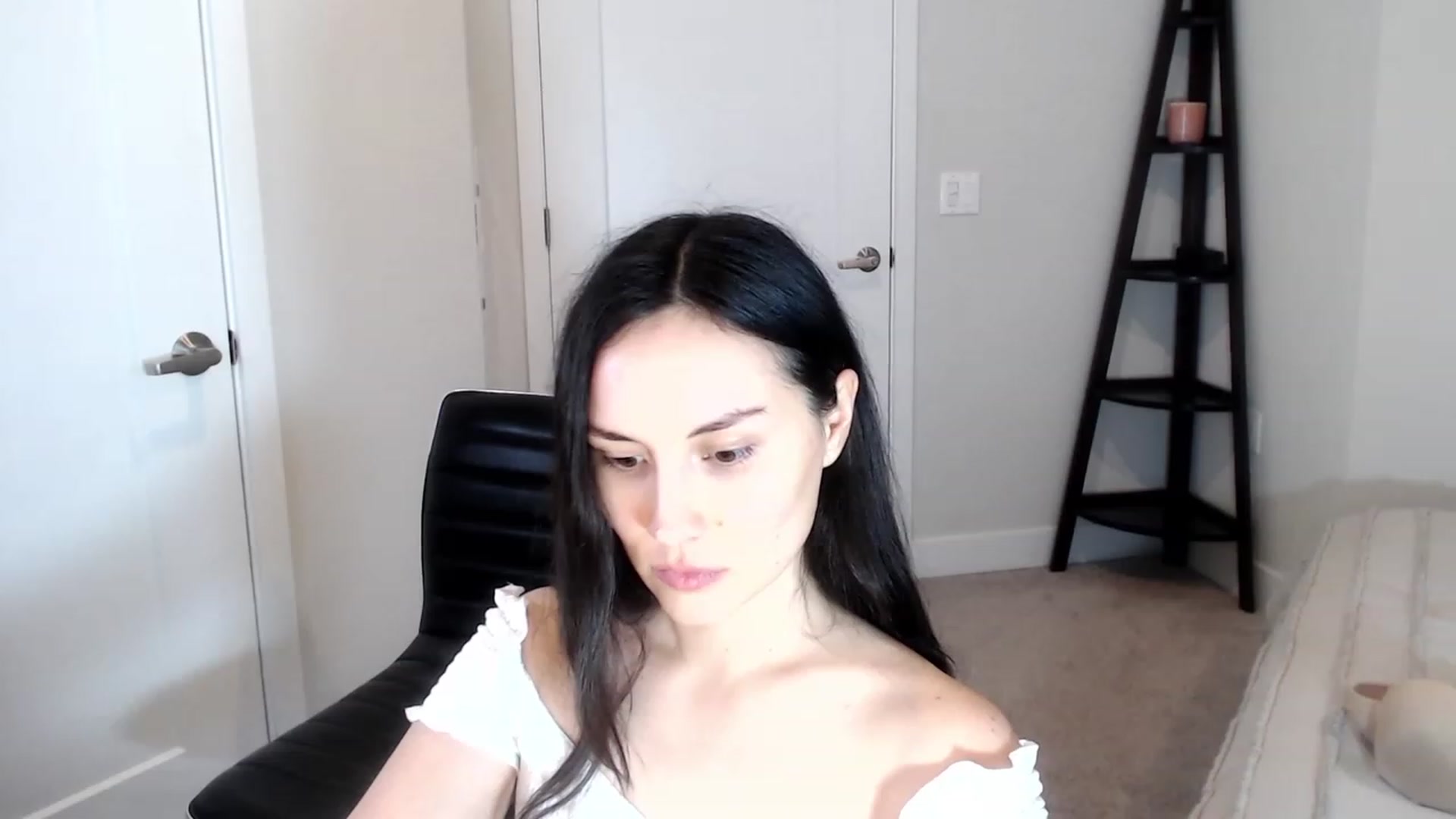 Gallery image thumbnail from Harmony's myfreecams stream on, 04/13/2023, 01:17 image 7 of 20