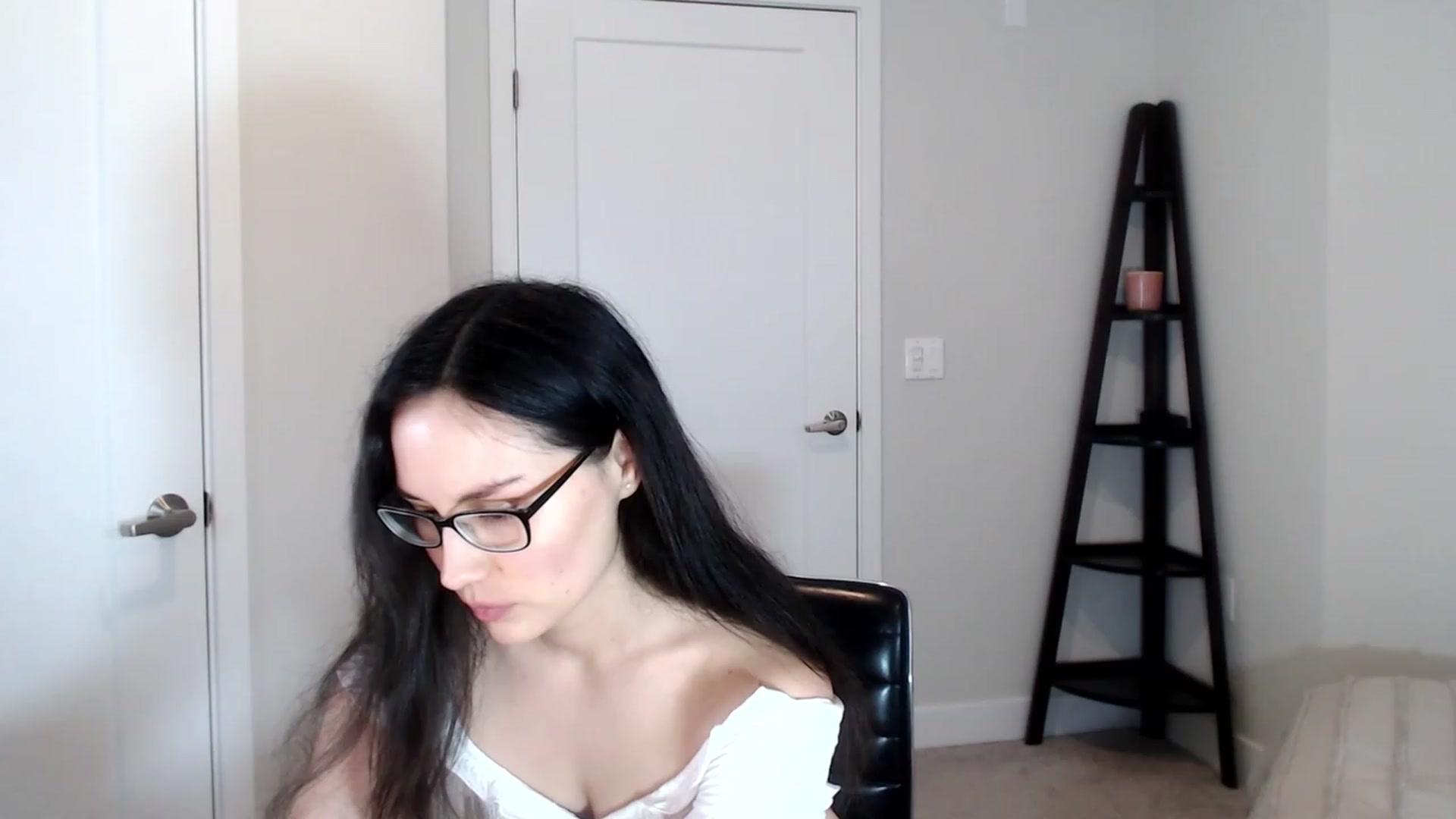 Gallery image thumbnail from Harmony's myfreecams stream on, 04/13/2023, 01:17 image 2 of 20