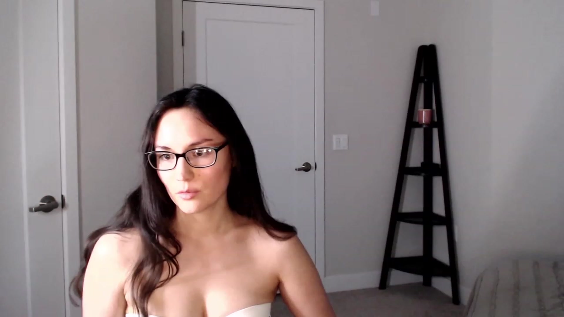 Gallery image thumbnail from Harmony's myfreecams stream on, 04/18/2023, 05:21 image 2 of 20