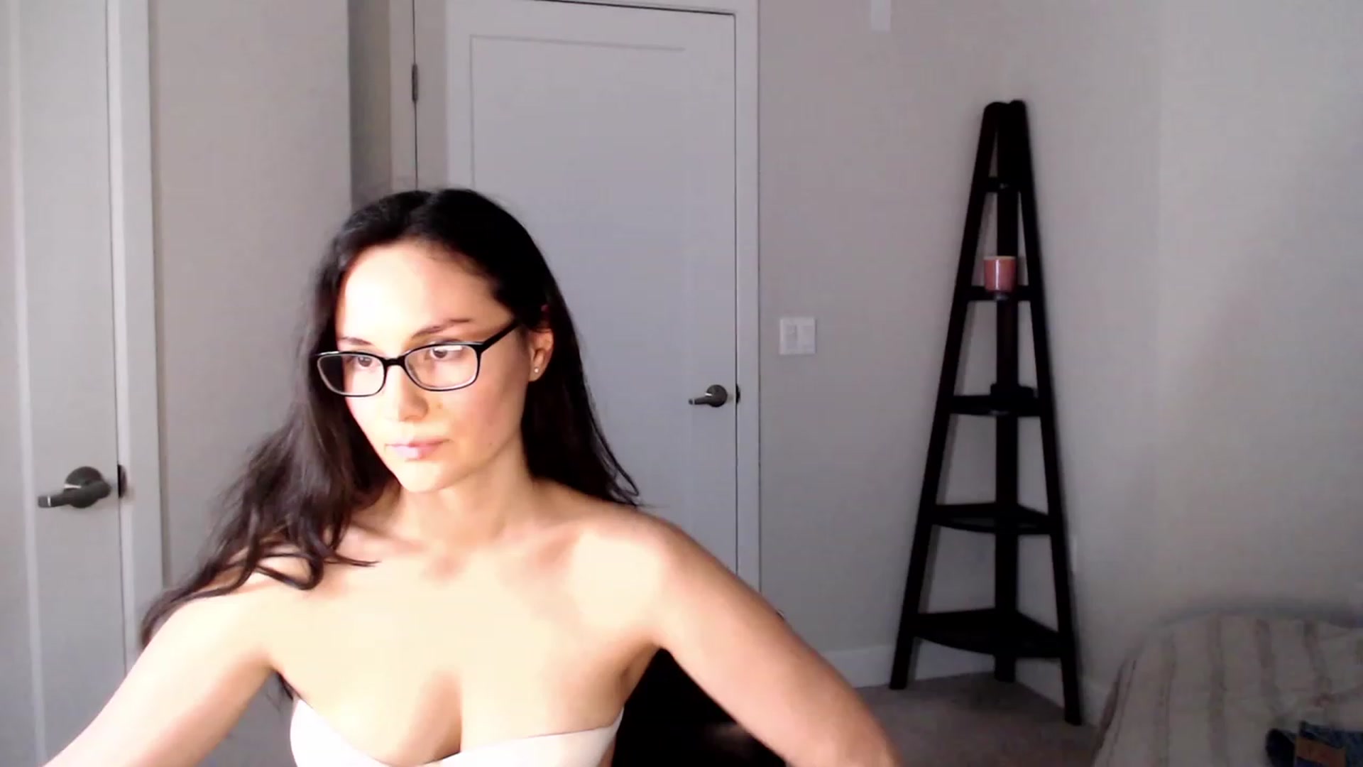 Gallery image thumbnail from Harmony's myfreecams stream on, 04/18/2023, 05:21 image 19 of 20