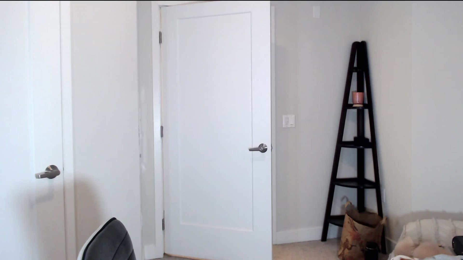 Gallery image thumbnail from Harmony's myfreecams stream on, 04/23/2023, 08:51 image 3 of 20