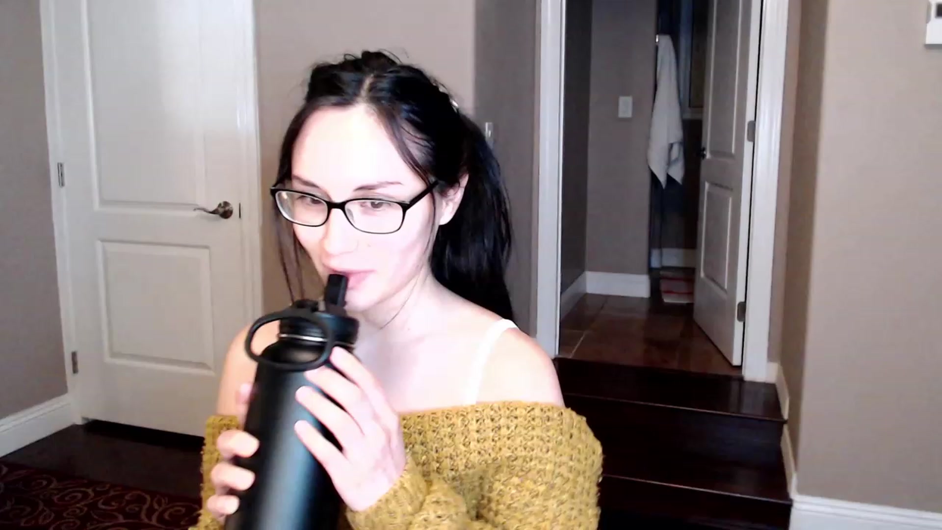 Gallery image thumbnail from Harmony's myfreecams stream on, 04/29/2023, 11:00 image 8 of 20