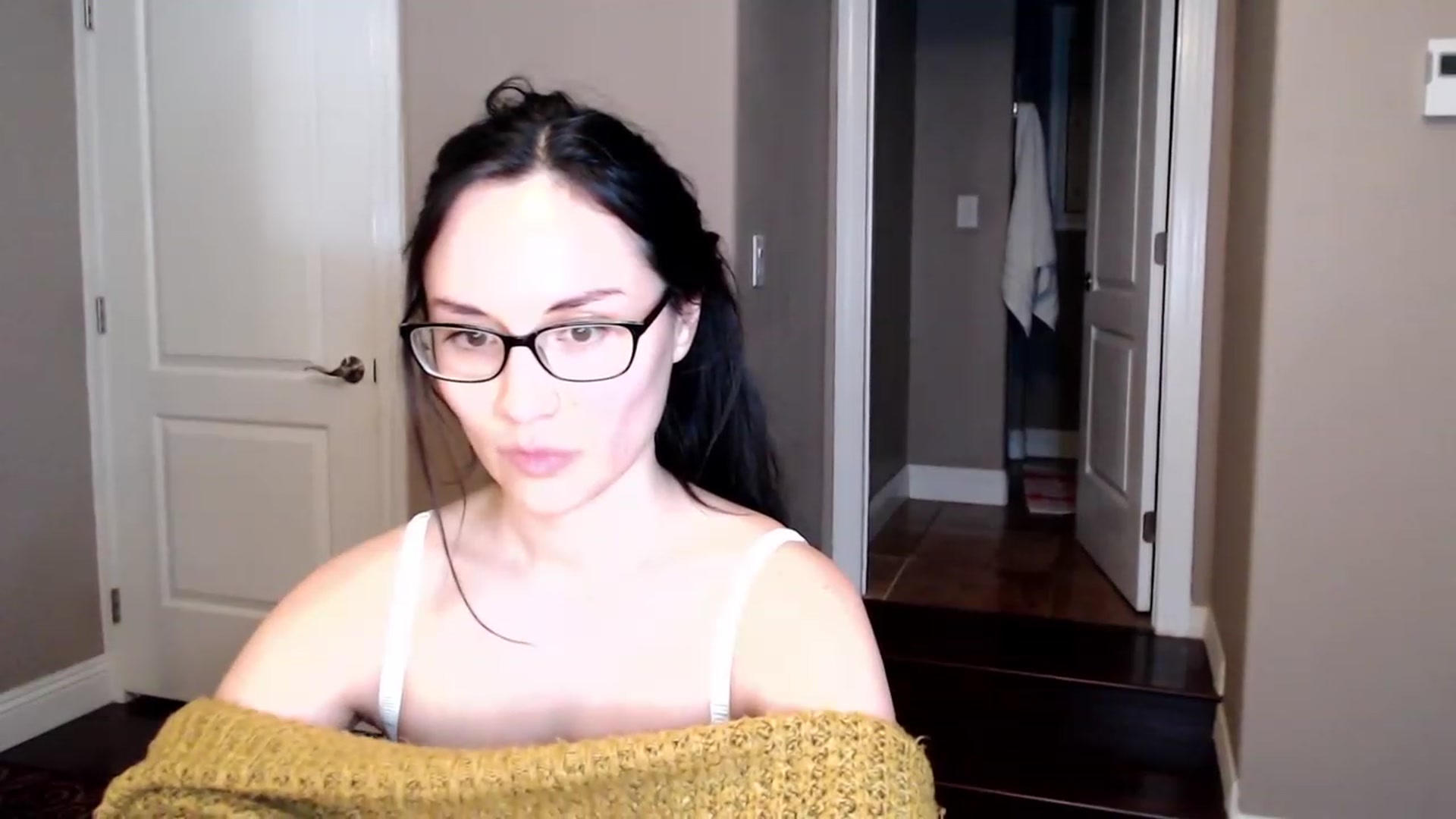 Gallery image thumbnail from Harmony's myfreecams stream on, 04/29/2023, 11:00 image 19 of 20