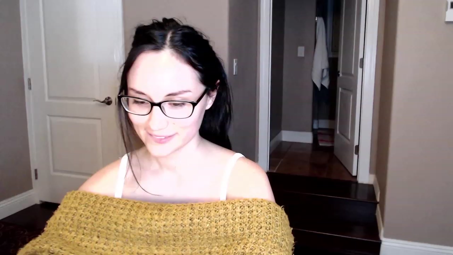 Gallery image thumbnail from Harmony's myfreecams stream on, 04/29/2023, 11:00 image 11 of 20