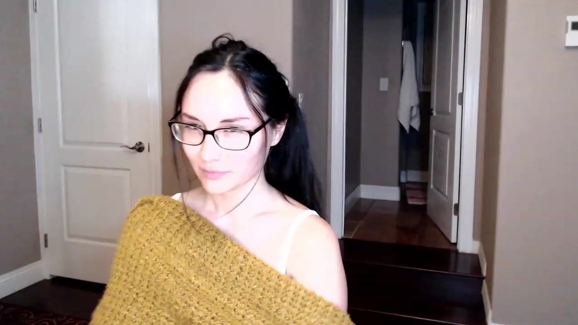 Gallery image thumbnail from Harmony's myfreecams stream on, 04/29/2023, 11:00 image 18 of 20