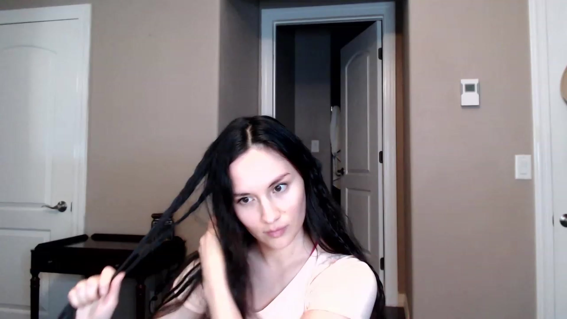 Gallery image thumbnail from Harmony's myfreecams stream on, 05/06/2023, 11:04 image 10 of 20