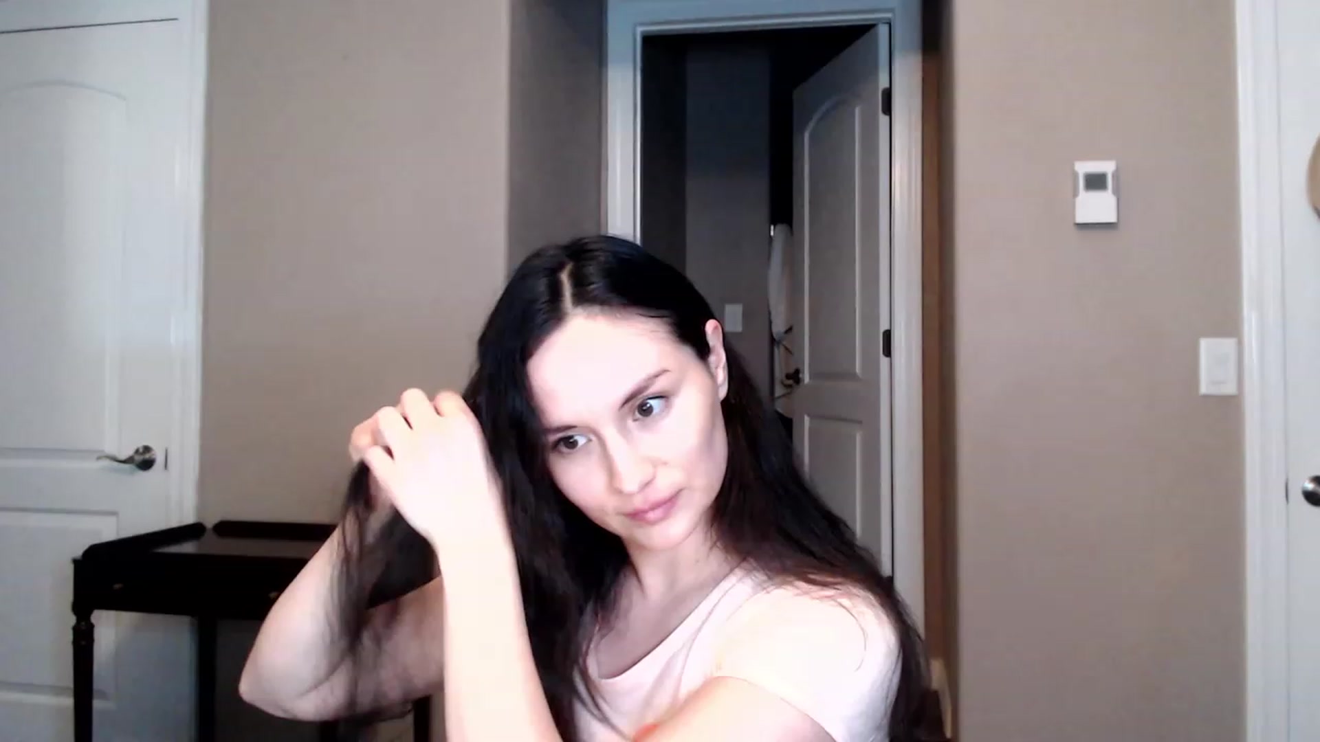 Gallery image thumbnail from Harmony's myfreecams stream on, 05/06/2023, 11:04 image 3 of 20