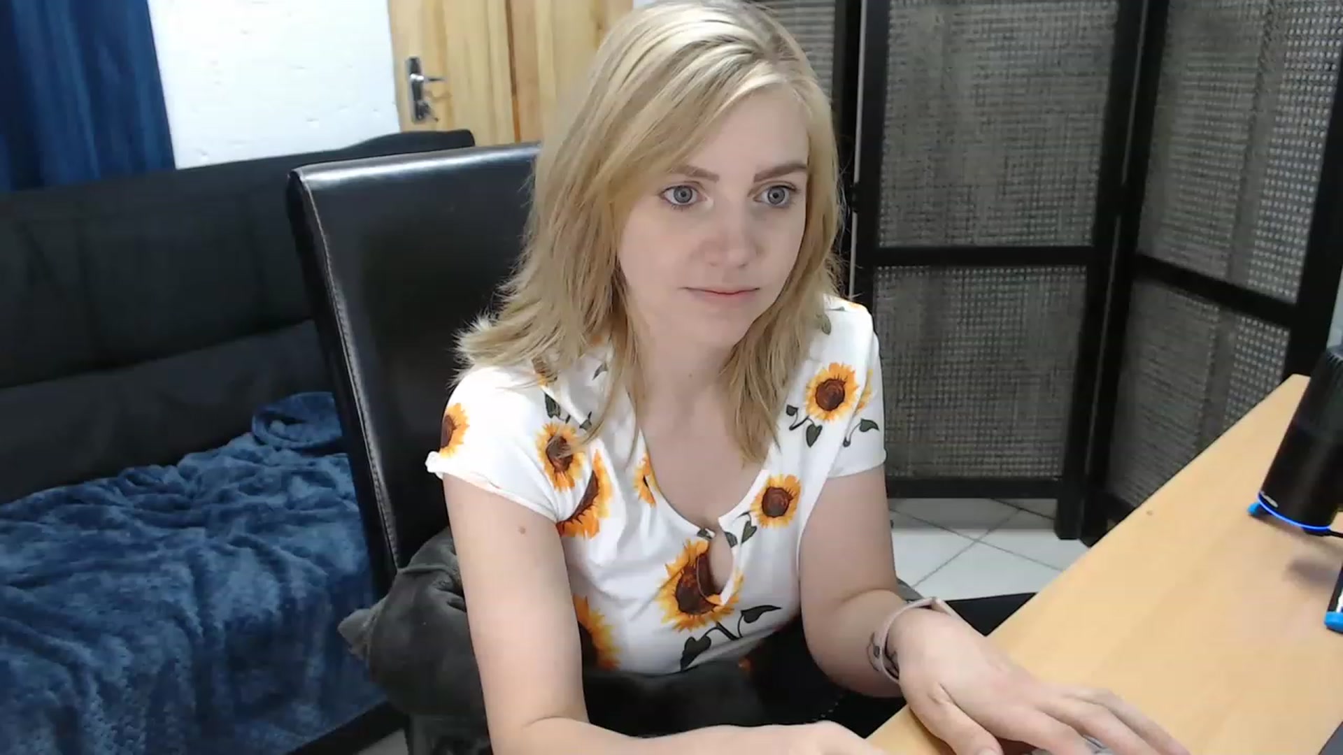 Gallery image thumbnail from HarmonySparks's myfreecams stream on, 06/18/2023, 21:11 image 1 of 20
