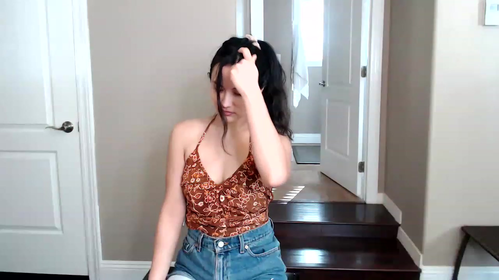 Gallery image thumbnail from HarmonyZoe's myfreecams stream on, 12/05/2022, 21:13 image 6 of 20