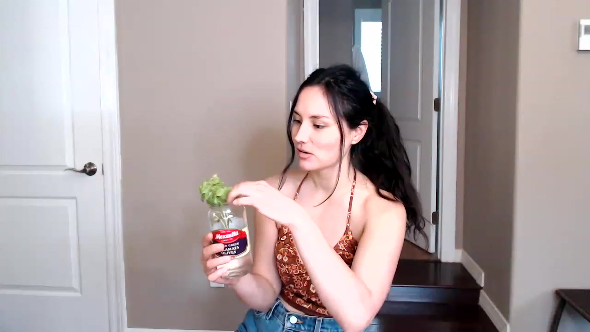 Gallery image thumbnail from HarmonyZoe's myfreecams stream on, 12/05/2022, 21:13 image 17 of 20