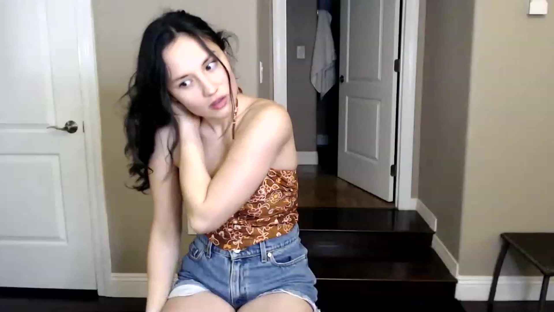 Gallery image thumbnail from HarmonyZoe's myfreecams stream on, 12/06/2022, 02:30 image 2 of 20