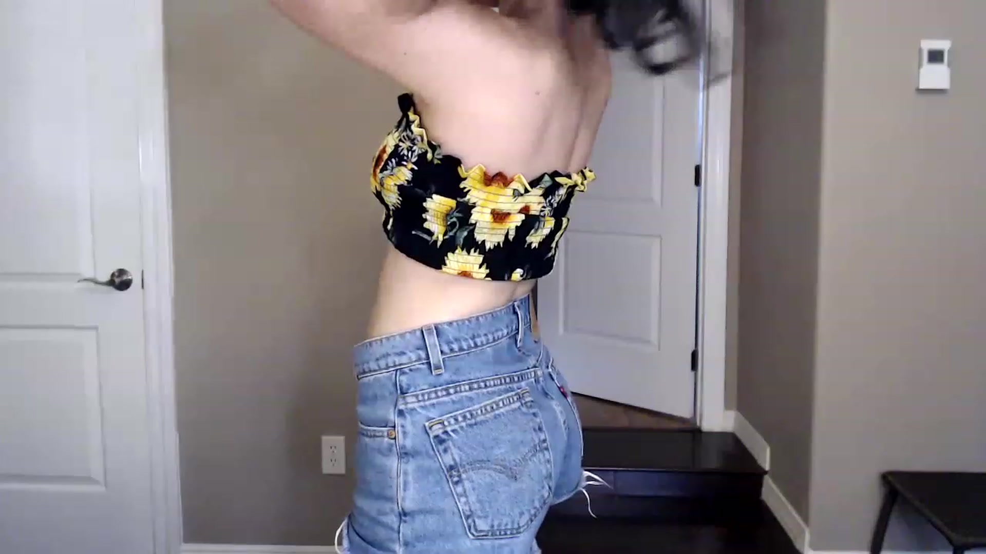 Gallery image thumbnail from HarmonyZoe's myfreecams stream on, 12/07/2022, 21:13 image 10 of 20