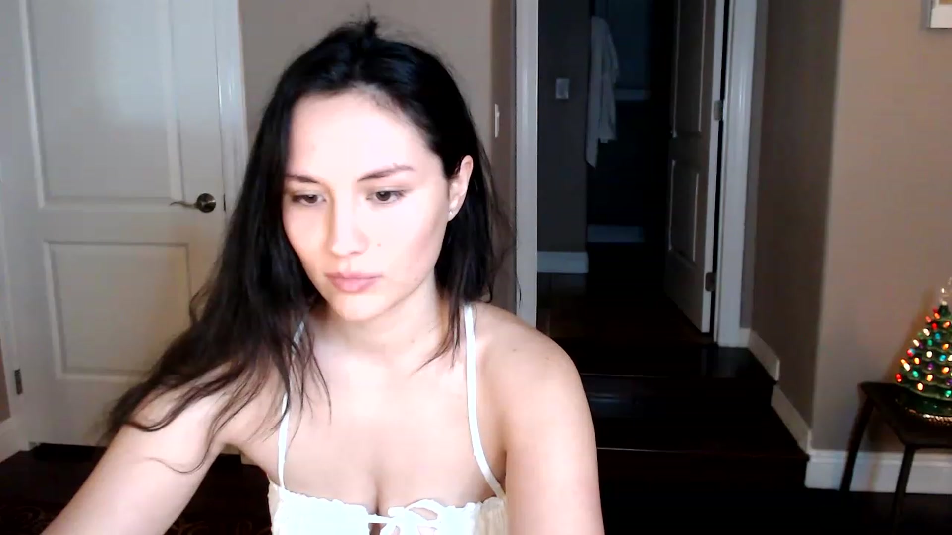 Gallery image thumbnail from HarmonyZoe's myfreecams stream on, 12/10/2022, 02:28 image 12 of 20