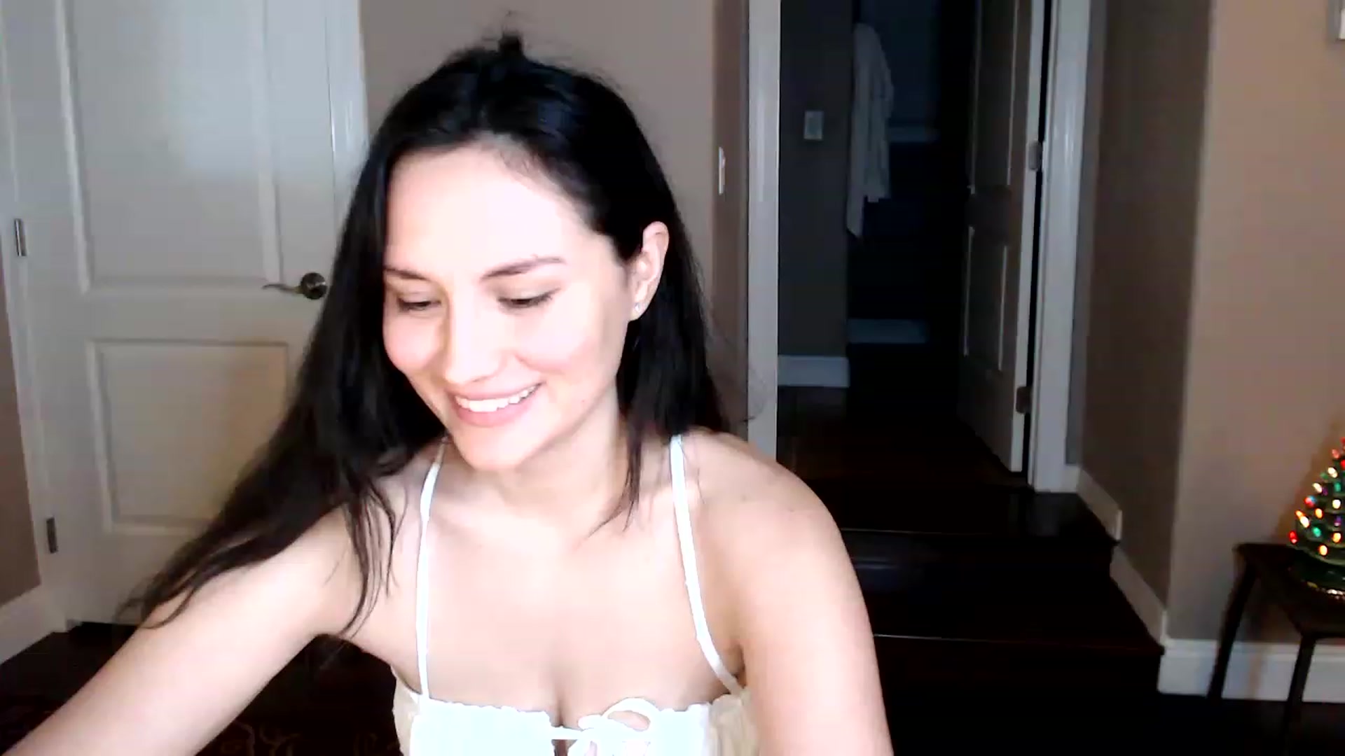 Gallery image thumbnail from HarmonyZoe's myfreecams stream on, 12/10/2022, 02:28 image 14 of 20