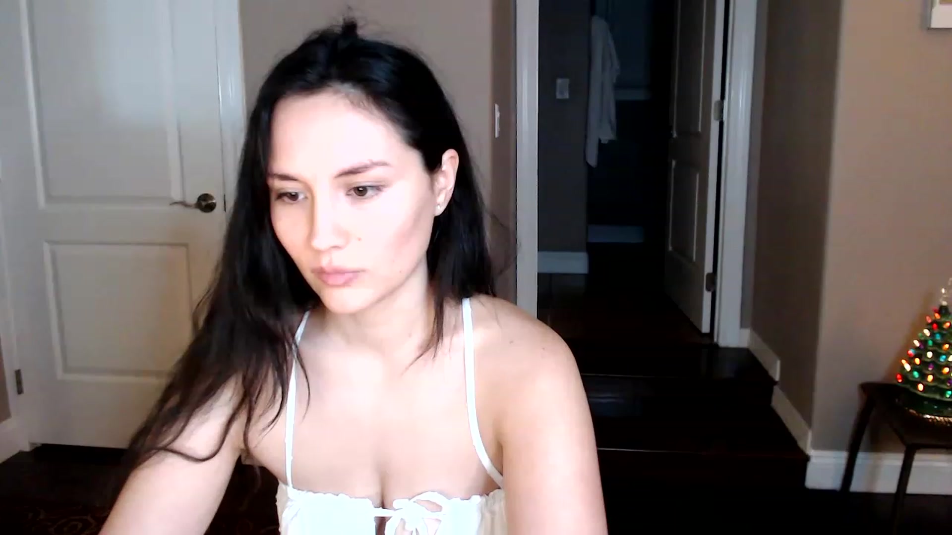 Gallery image thumbnail from HarmonyZoe's myfreecams stream on, 12/10/2022, 02:28 image 13 of 20