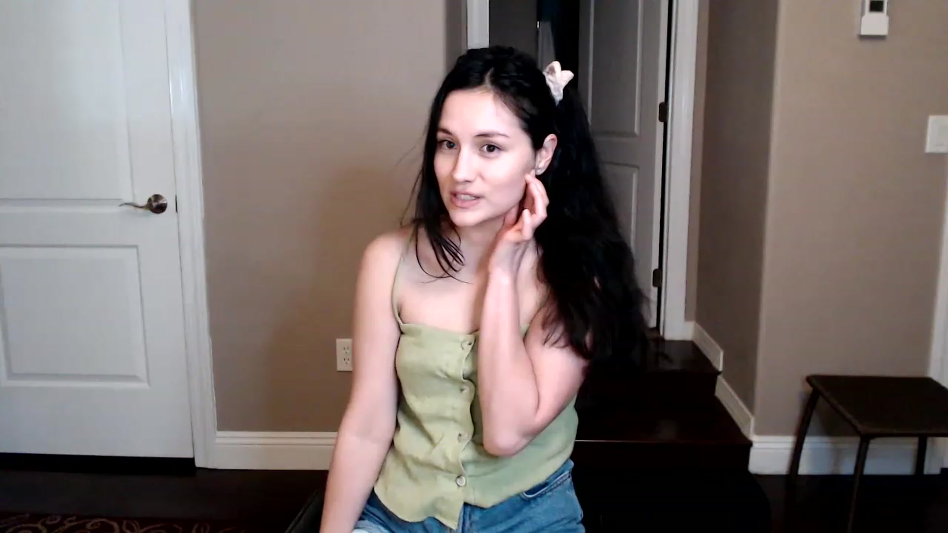 Gallery image thumbnail from HarmonyZoe's myfreecams stream on, 12/12/2022, 06:29 image 12 of 20