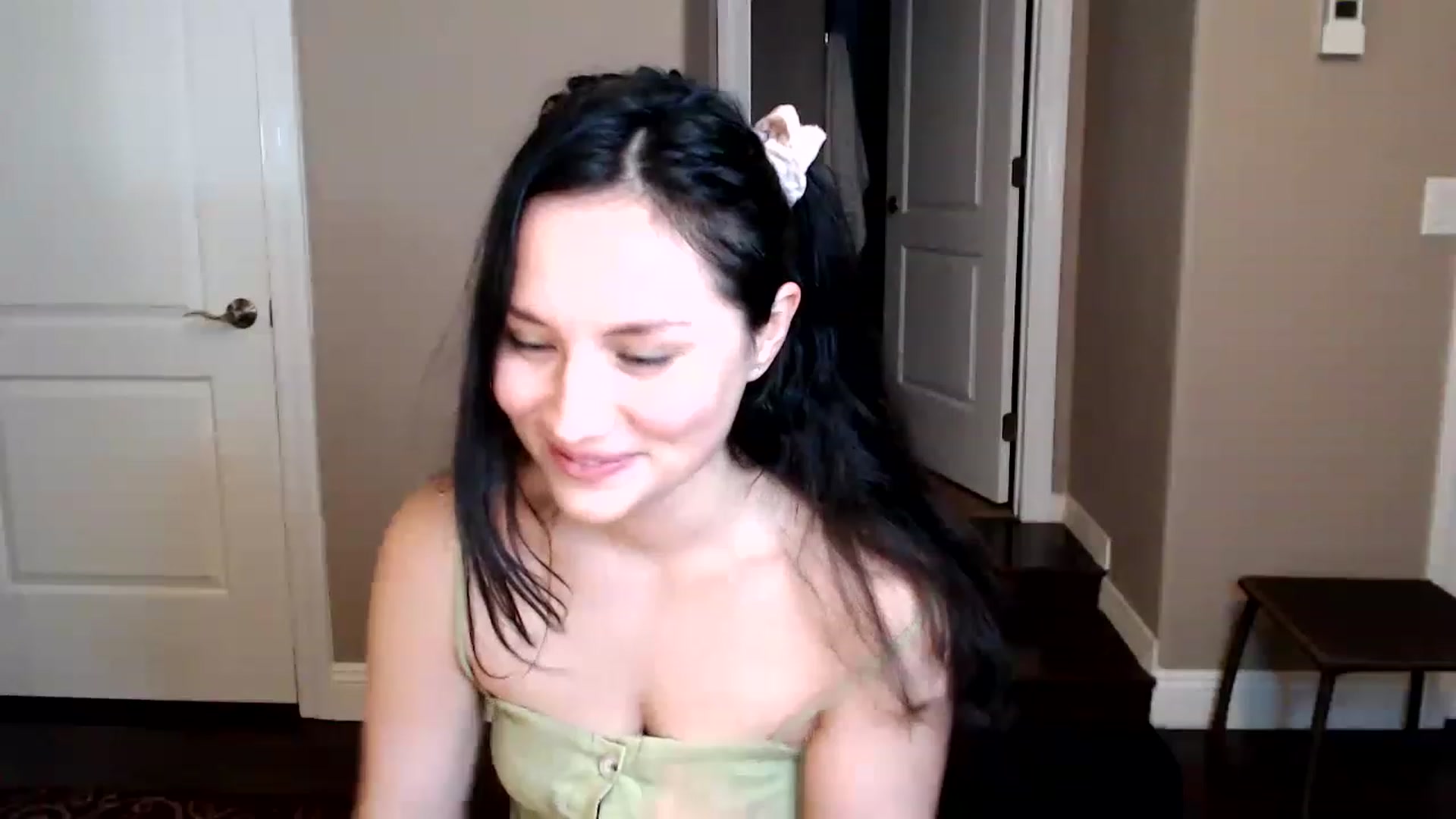 Gallery image thumbnail from HarmonyZoe's myfreecams stream on, 12/12/2022, 06:29 image 13 of 20