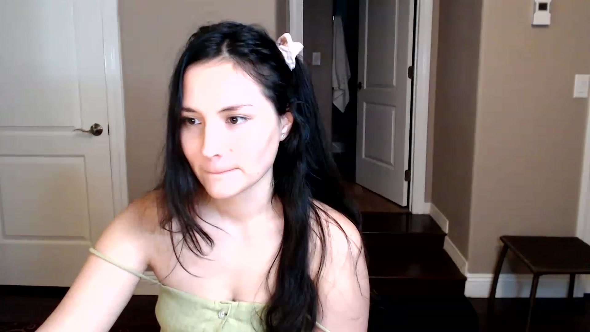 Gallery image thumbnail from HarmonyZoe's myfreecams stream on, 12/12/2022, 06:29 image 3 of 20