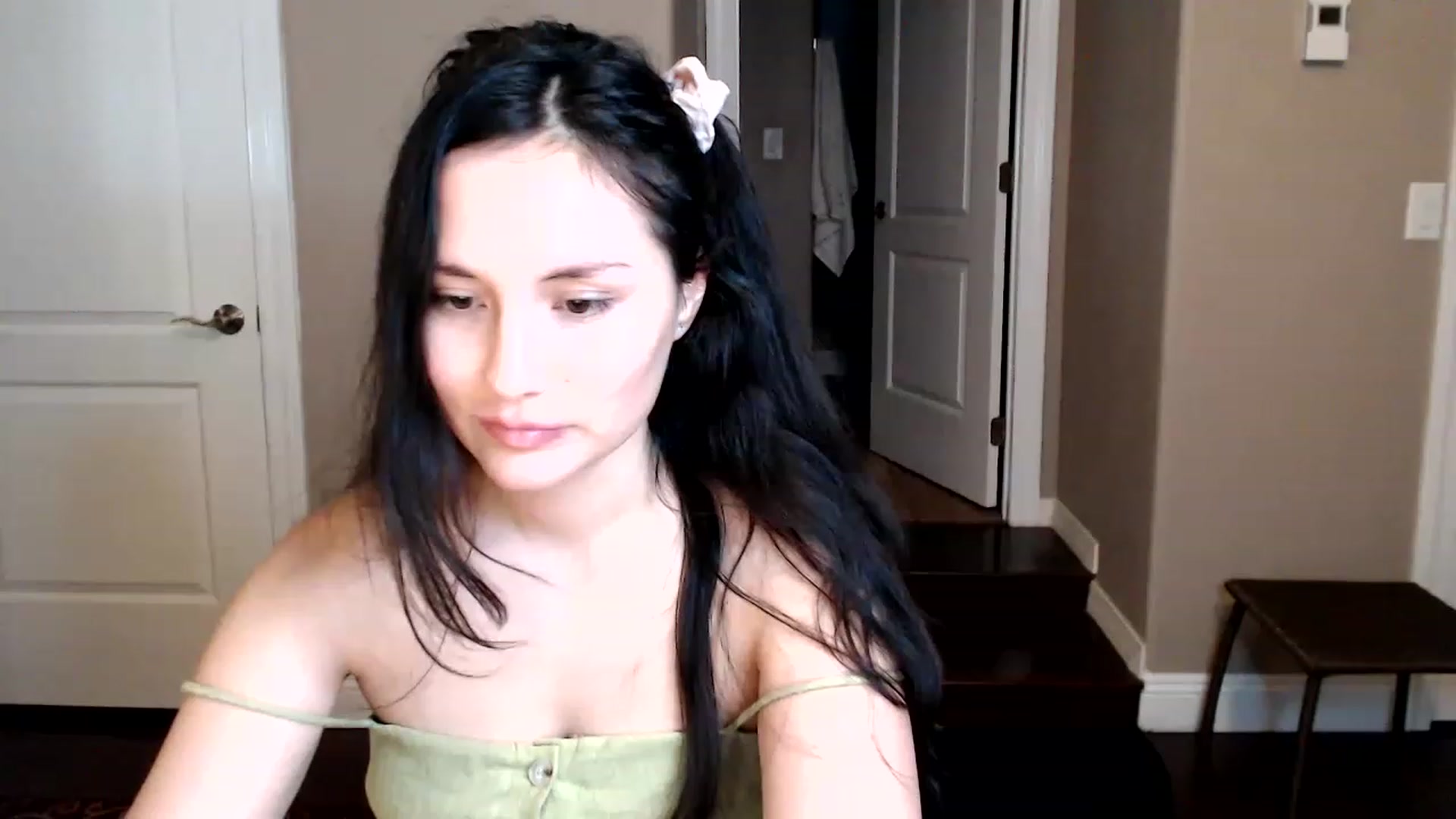 Gallery image thumbnail from HarmonyZoe's myfreecams stream on, 12/12/2022, 06:29 image 1 of 20