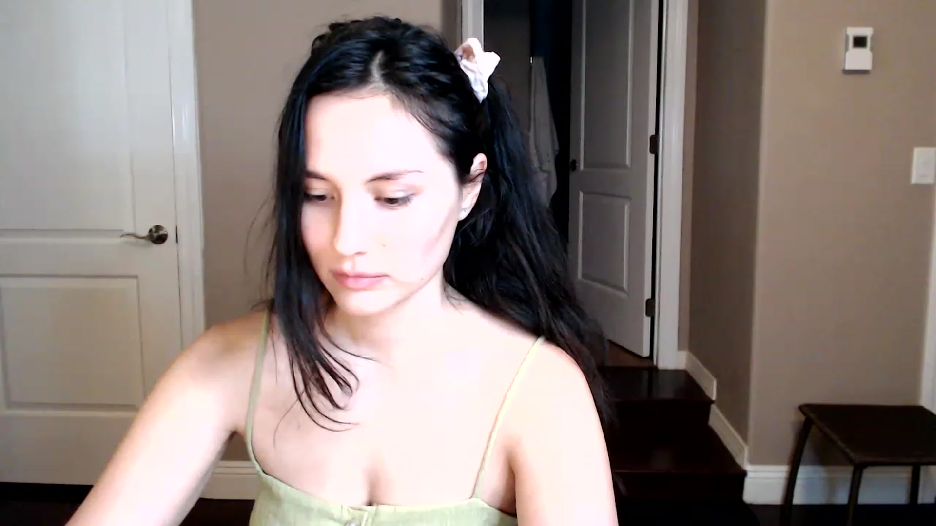 Gallery image thumbnail from HarmonyZoe's myfreecams stream on, 12/12/2022, 06:29 image 19 of 20