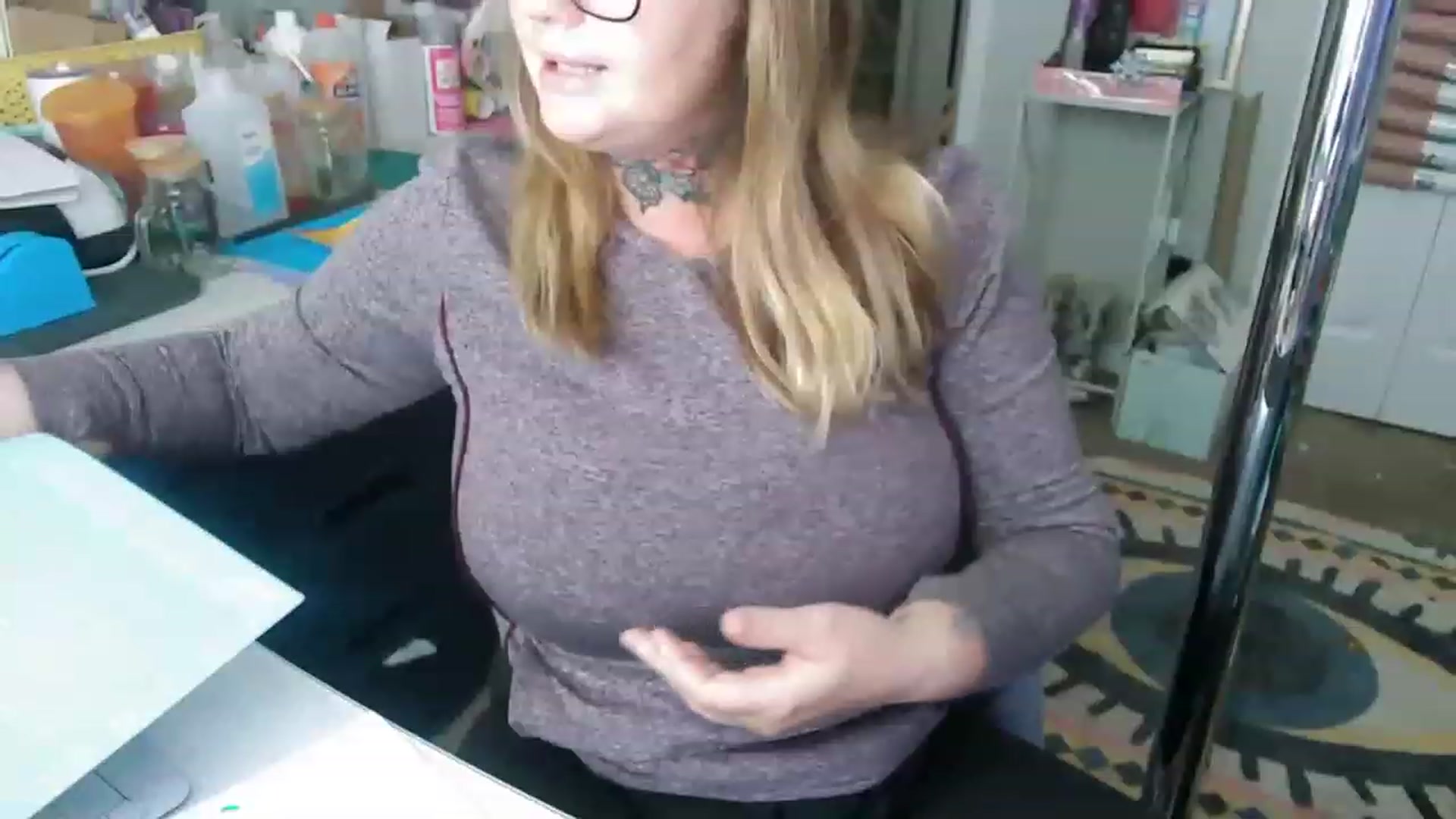 Gallery image thumbnail from Harmony_White's myfreecams stream on, 11/17/2022, 17:59 image 10 of 20