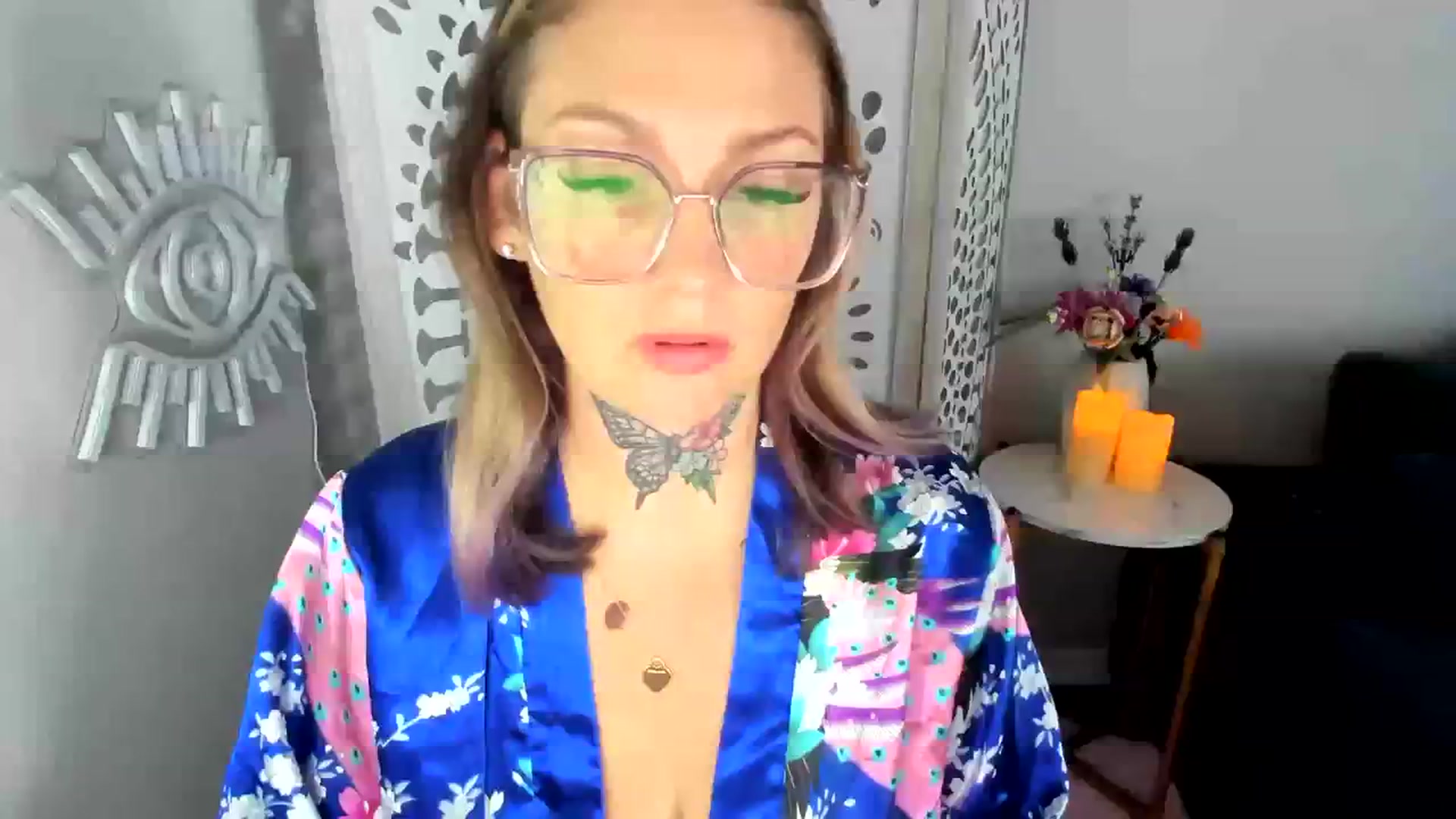 Gallery image thumbnail from Harmony_White's myfreecams stream on, 08/18/2023, 12:14 image 15 of 20