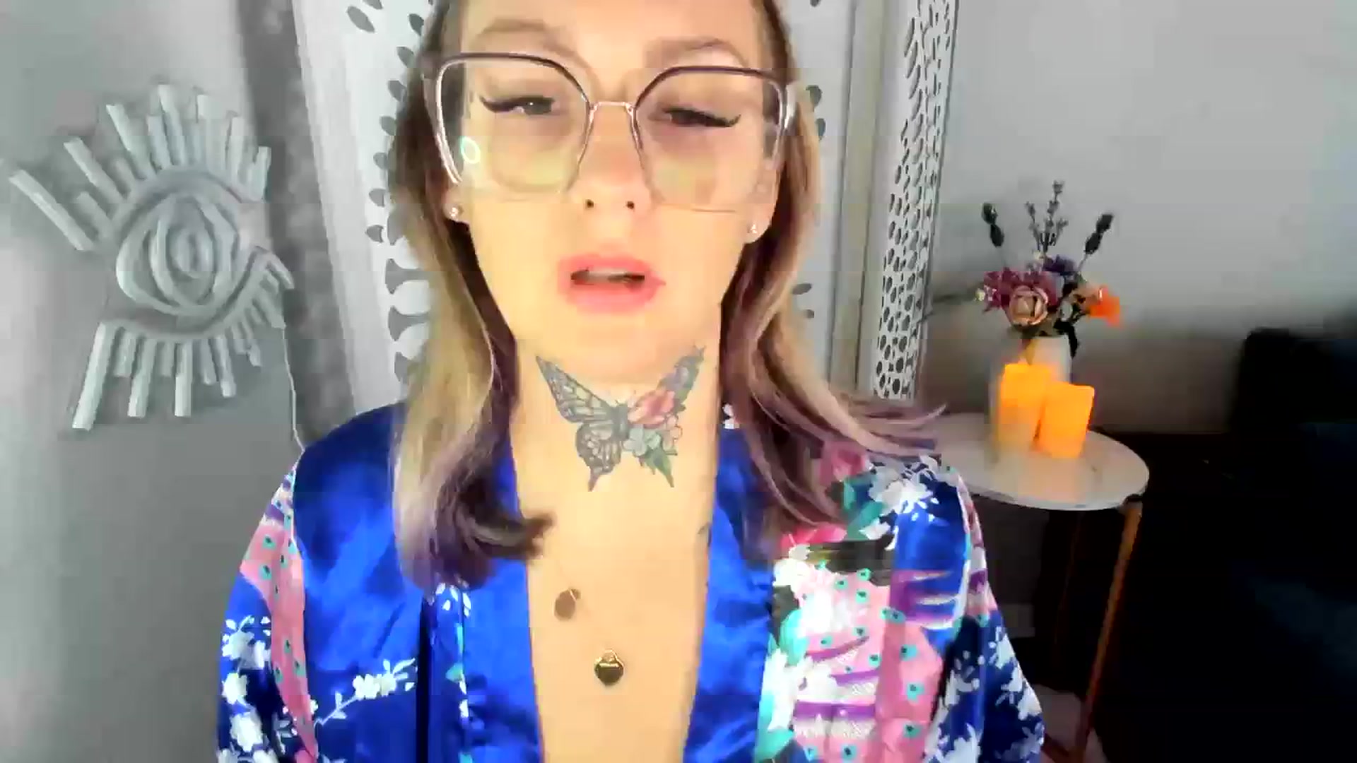 Gallery image thumbnail from Harmony_White's myfreecams stream on, 08/18/2023, 12:14 image 16 of 20