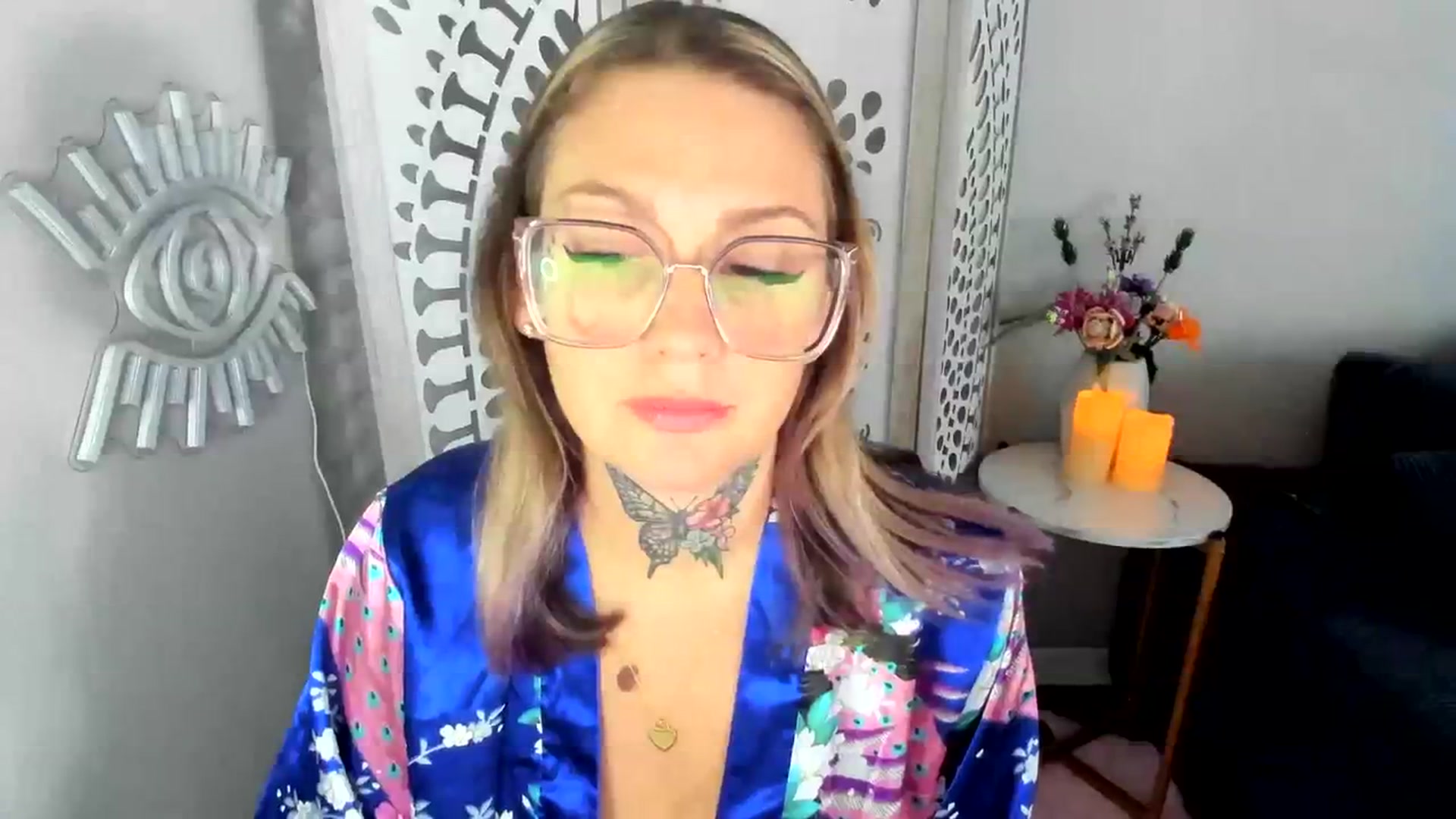 Gallery image thumbnail from Harmony_White's myfreecams stream on, 08/18/2023, 12:14 image 17 of 20