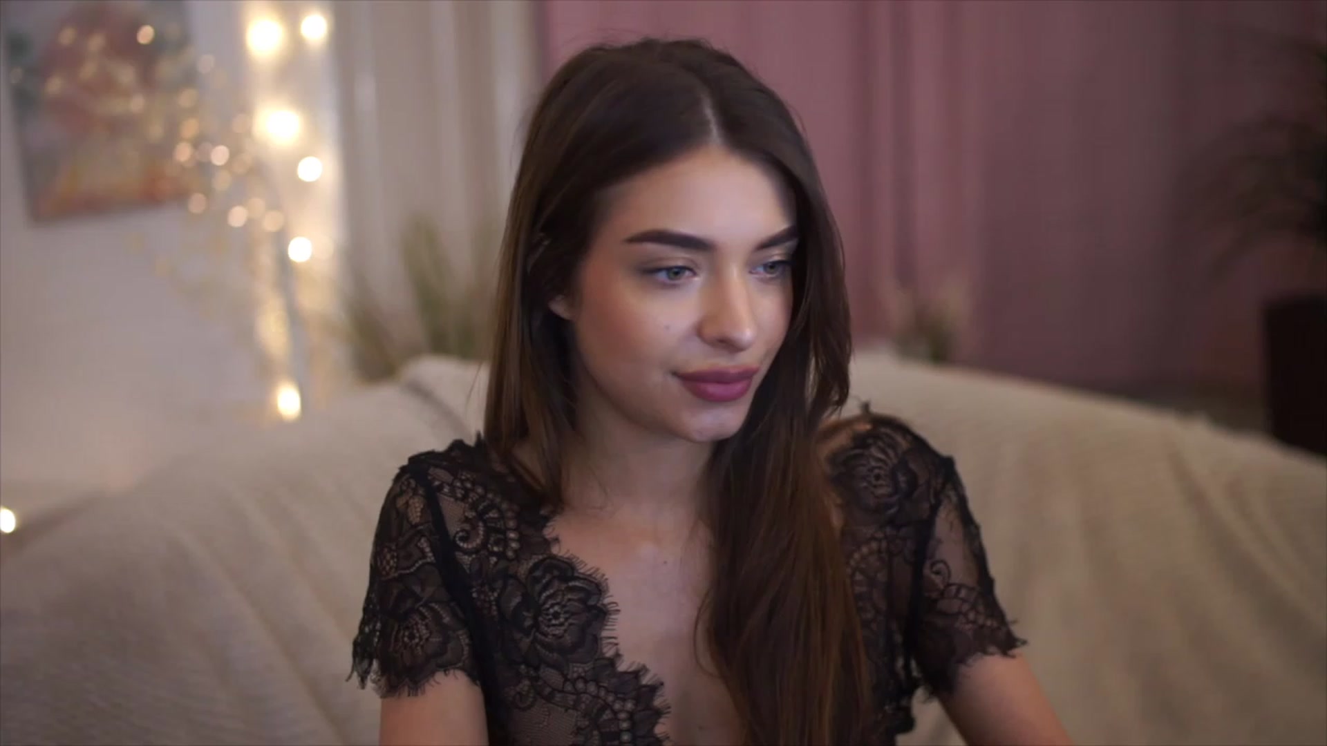 Gallery image thumbnail from Harmonywonder's myfreecams stream on, 01/16/2023, 17:05 image 10 of 20