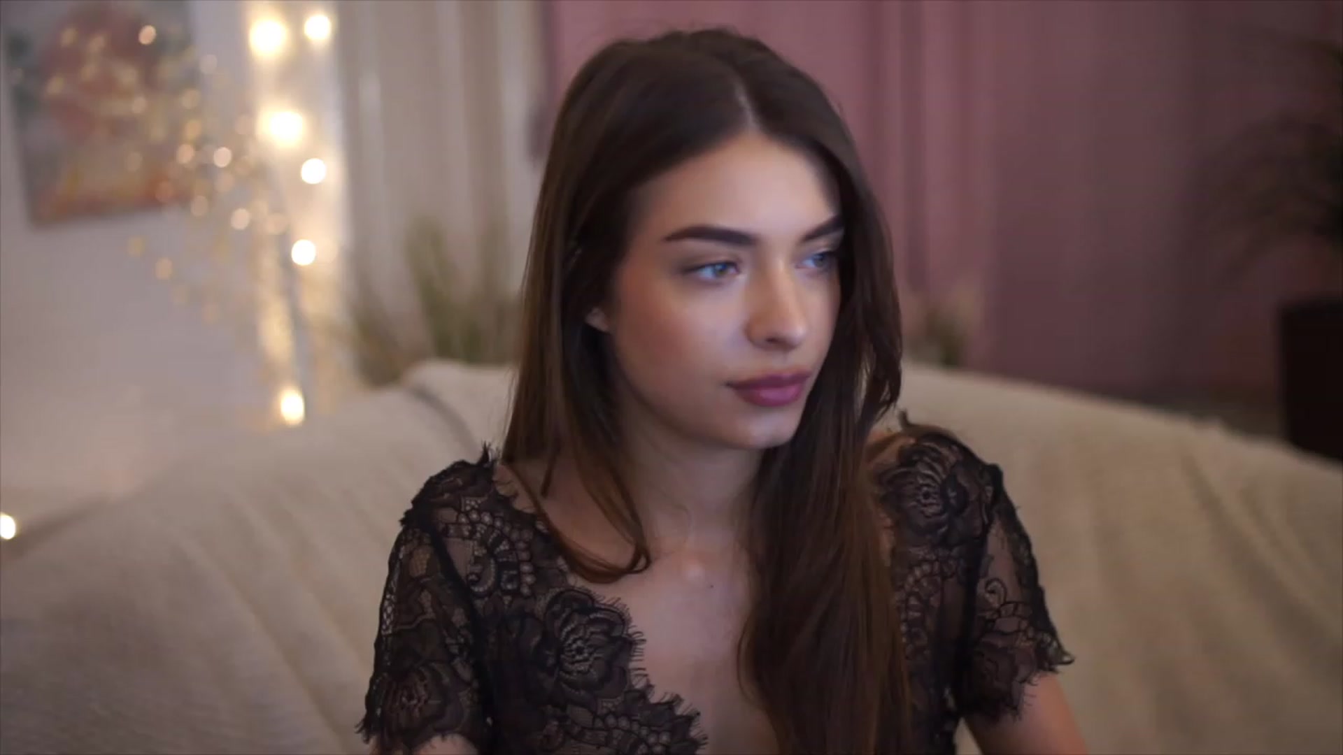 Gallery image thumbnail from Harmonywonder's myfreecams stream on, 01/16/2023, 17:05 image 18 of 20