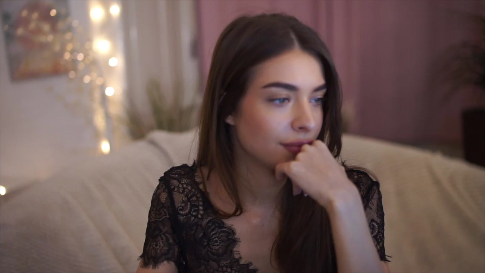 Gallery image thumbnail from Harmonywonder's myfreecams stream on, 01/16/2023, 17:05 image 14 of 20