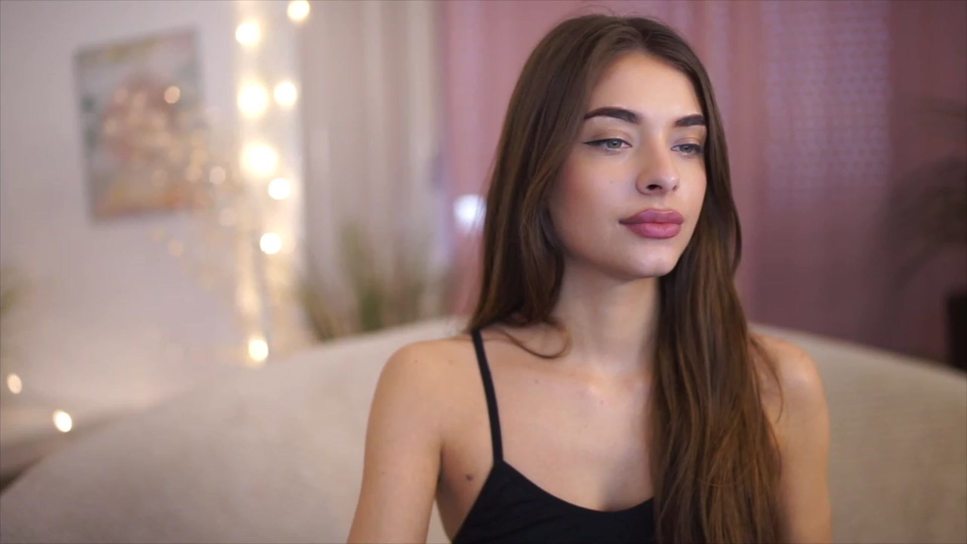 Gallery image thumbnail from Harmonywonder's myfreecams stream on, 01/18/2023, 13:34 image 10 of 20