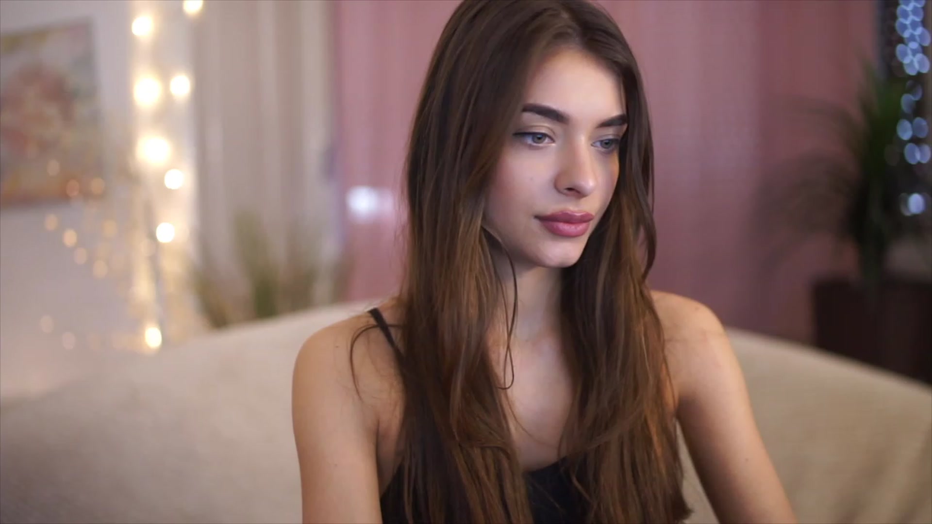 Gallery image thumbnail from Harmonywonder's myfreecams stream on, 01/18/2023, 13:34 image 18 of 20