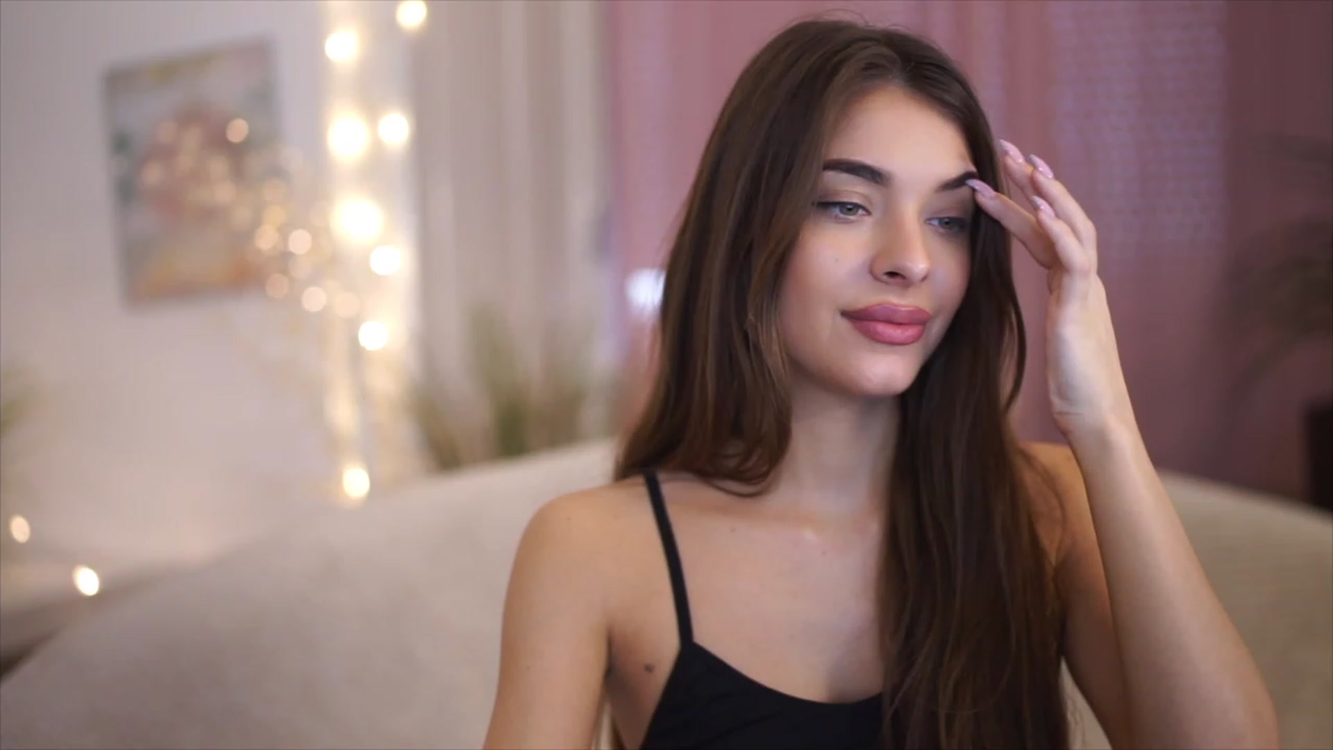 Gallery image thumbnail from Harmonywonder's myfreecams stream on, 01/18/2023, 13:34 image 12 of 20