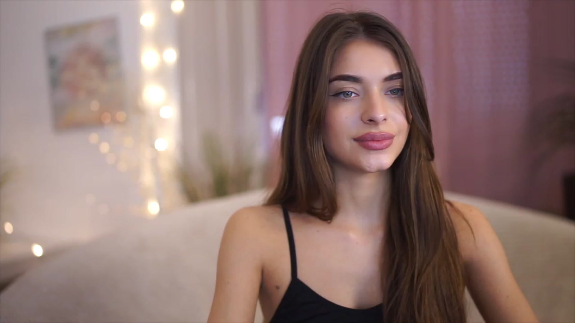 Gallery image thumbnail from Harmonywonder's myfreecams stream on, 01/18/2023, 13:34 image 13 of 20