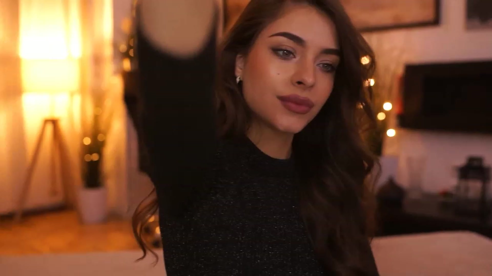 Gallery image thumbnail from Harmonywonder's myfreecams stream on, 01/27/2023, 17:12 image 13 of 20