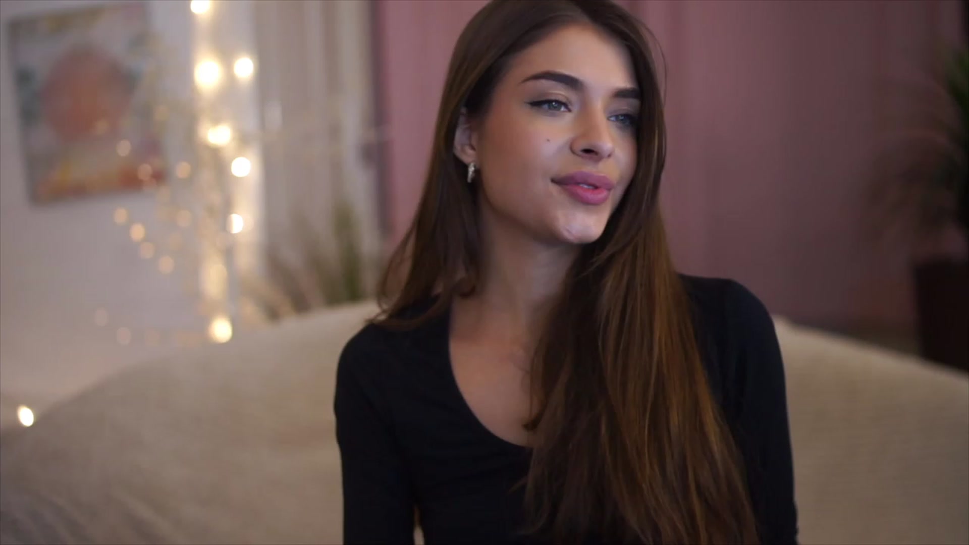 Gallery image thumbnail from Harmonywonder's myfreecams stream on, 02/06/2023, 17:08 image 4 of 20