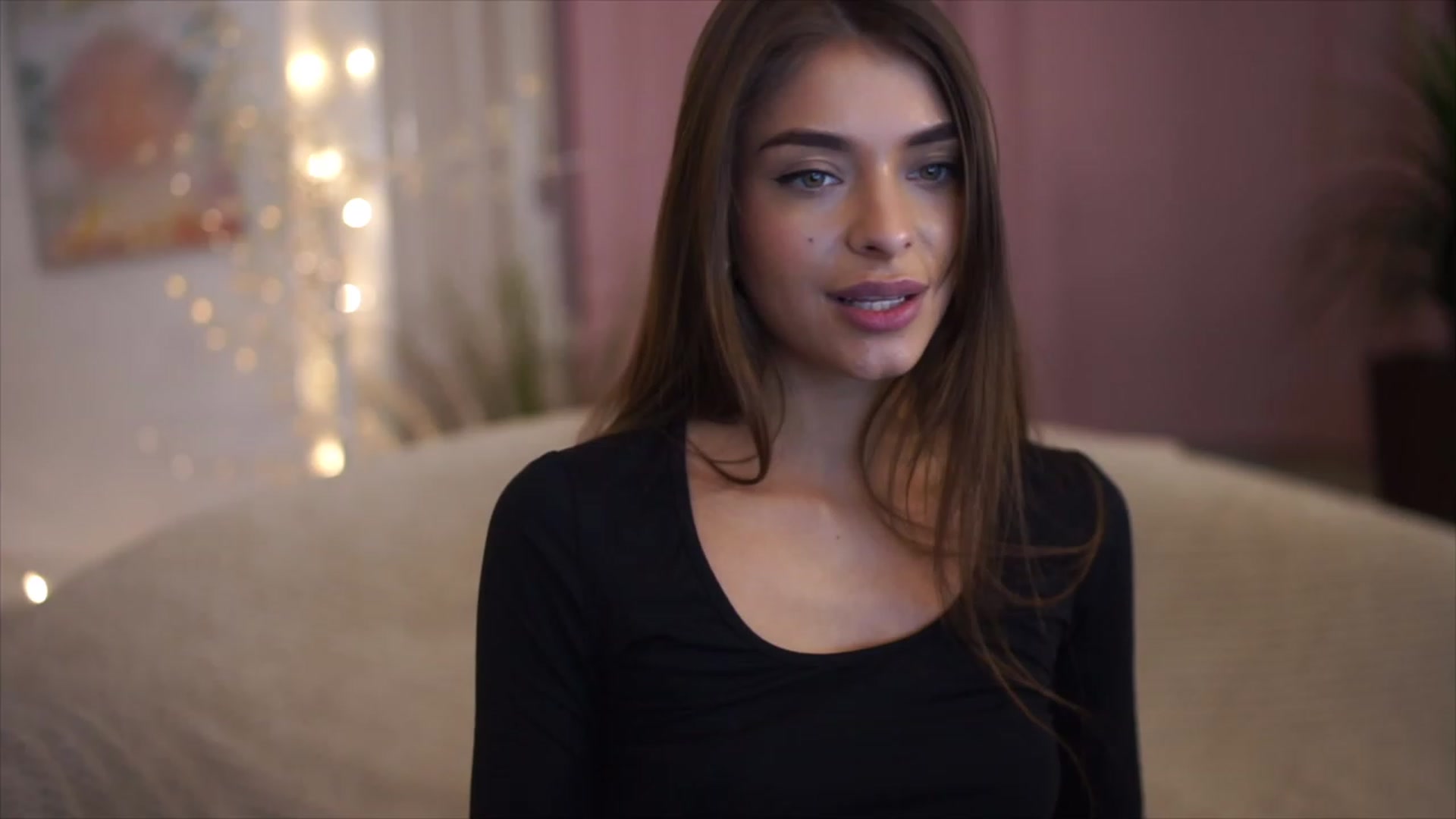 Gallery image thumbnail from Harmonywonder's myfreecams stream on, 02/06/2023, 17:08 image 19 of 20