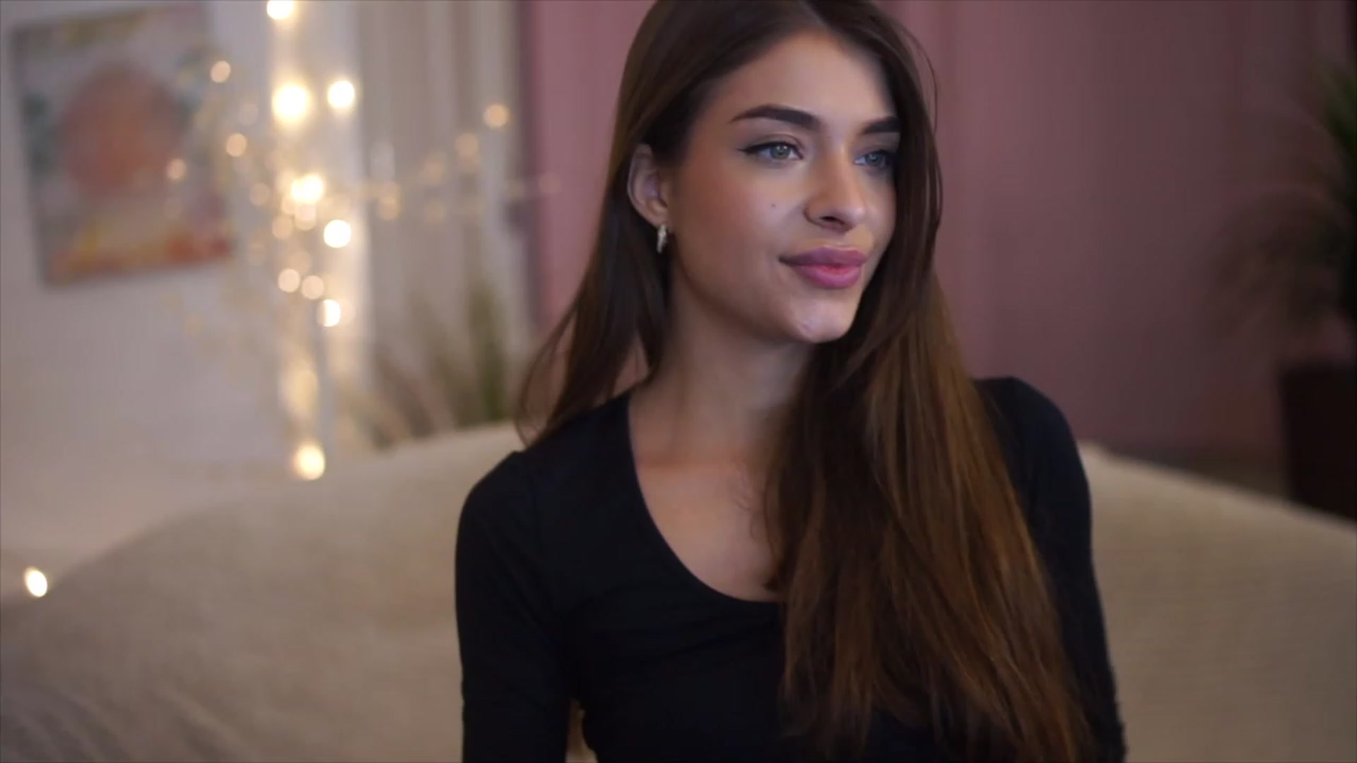Gallery image thumbnail from Harmonywonder's myfreecams stream on, 02/06/2023, 17:08 image 2 of 20