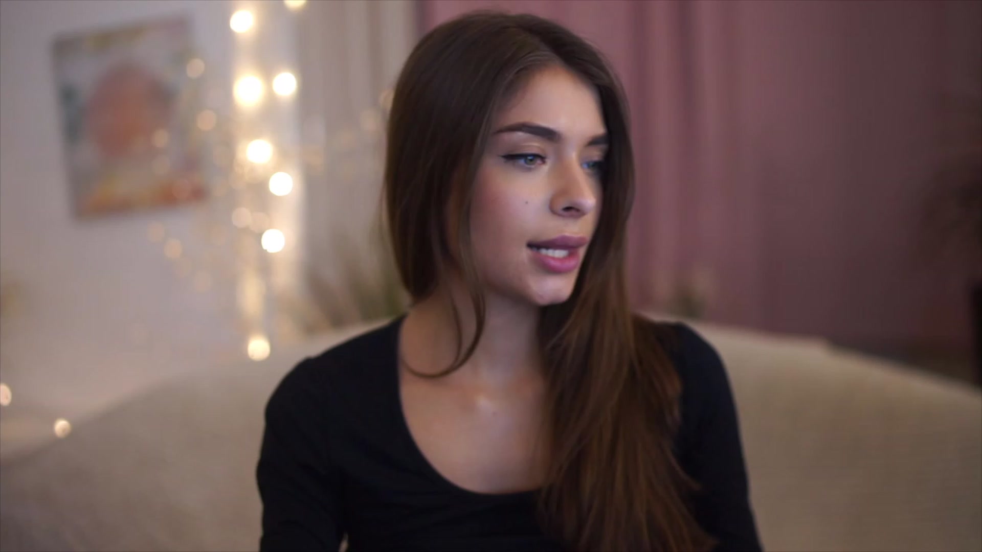 Gallery image thumbnail from Harmonywonder's myfreecams stream on, 02/06/2023, 18:18 image 6 of 20