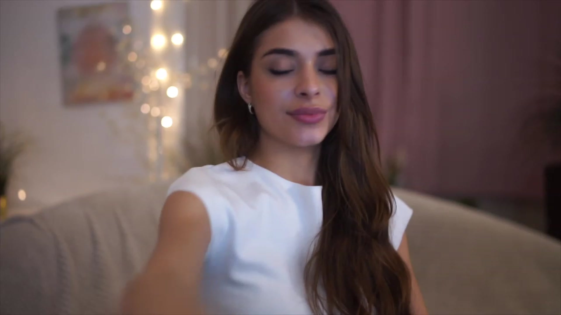 Gallery image thumbnail from Harmonywonder's myfreecams stream on, 02/09/2023, 17:25 image 17 of 20