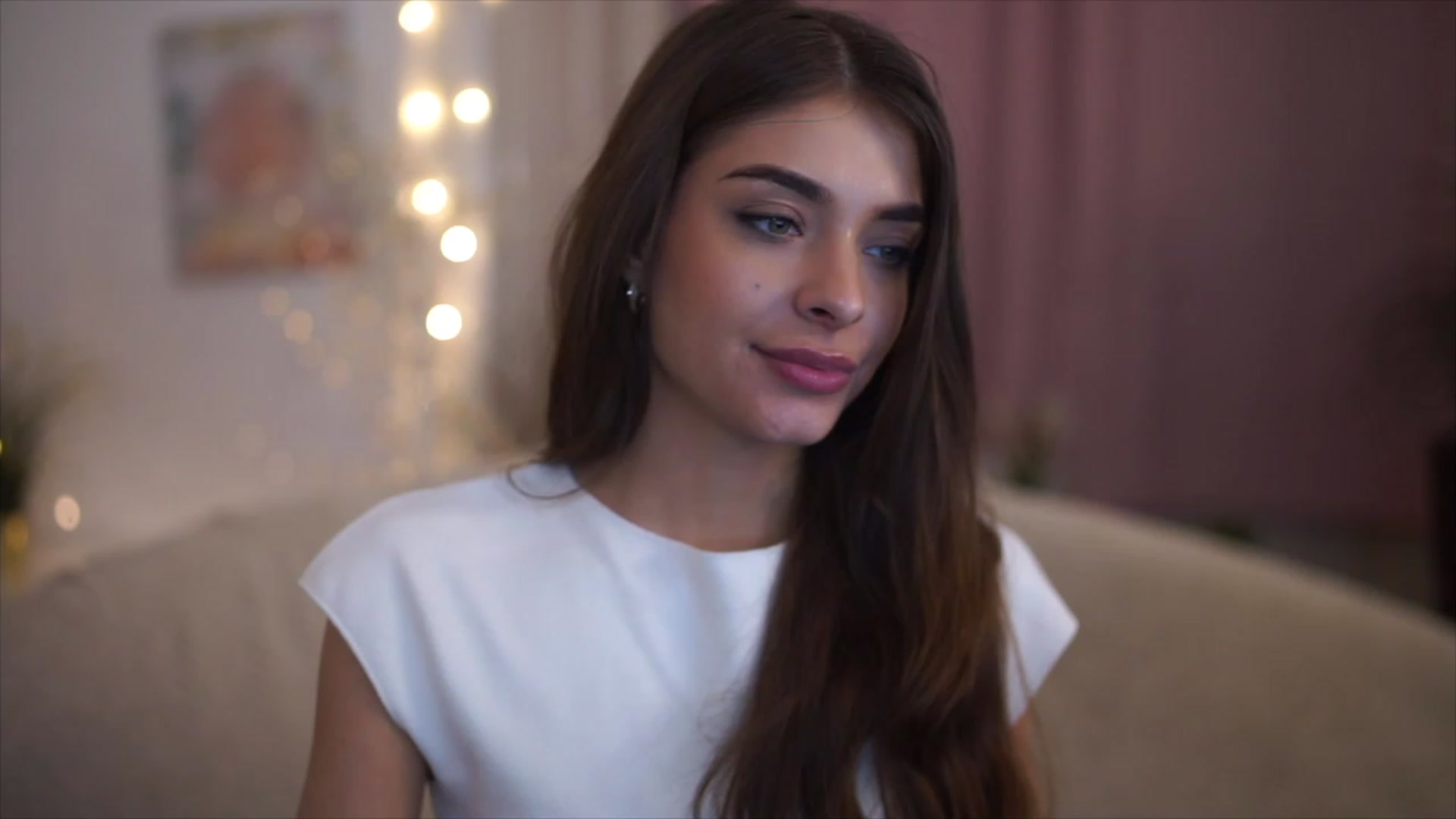 Gallery image thumbnail from Harmonywonder's myfreecams stream on, 02/09/2023, 17:25 image 2 of 20