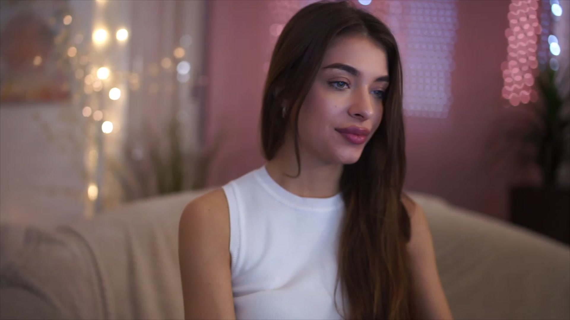 Gallery image thumbnail from Harmonywonder's myfreecams stream on, 02/12/2023, 09:47 image 3 of 20