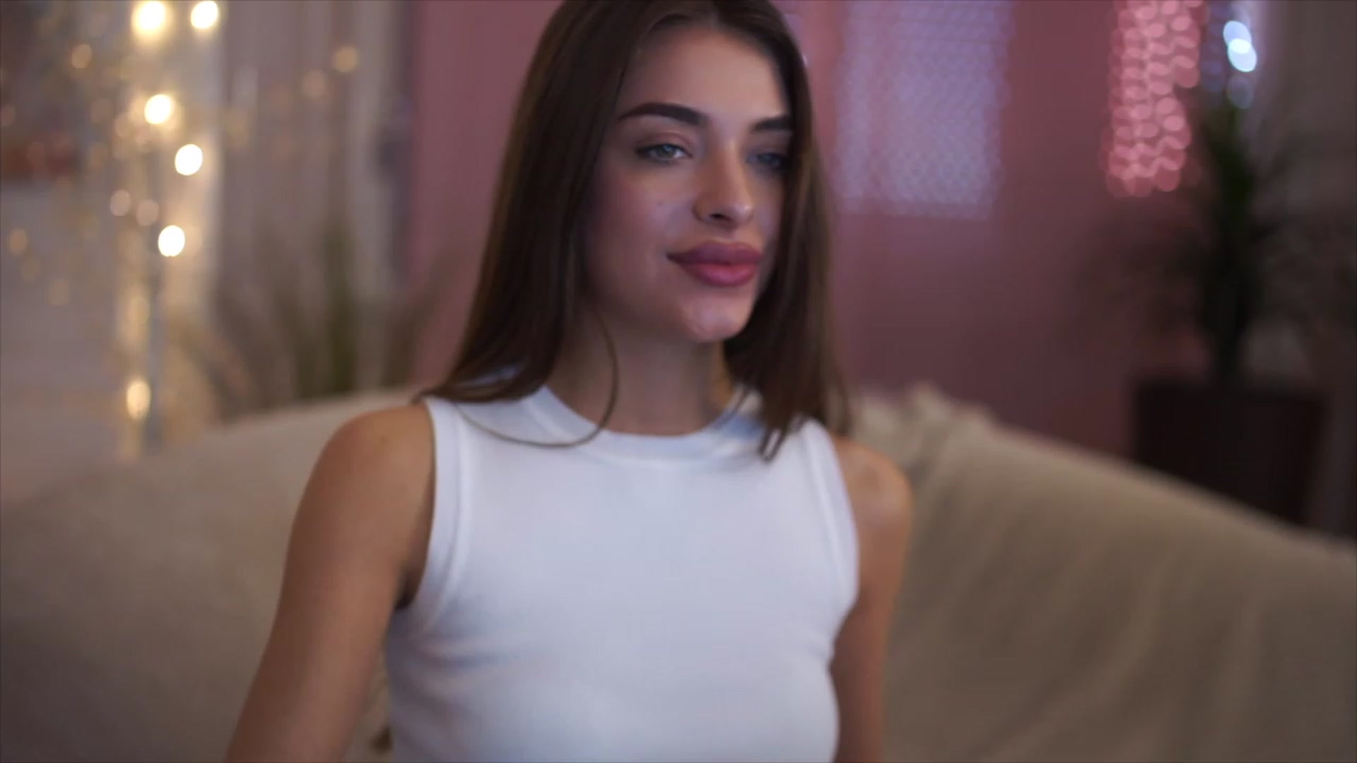 Gallery image thumbnail from Harmonywonder's myfreecams stream on, 02/12/2023, 10:34 image 8 of 20