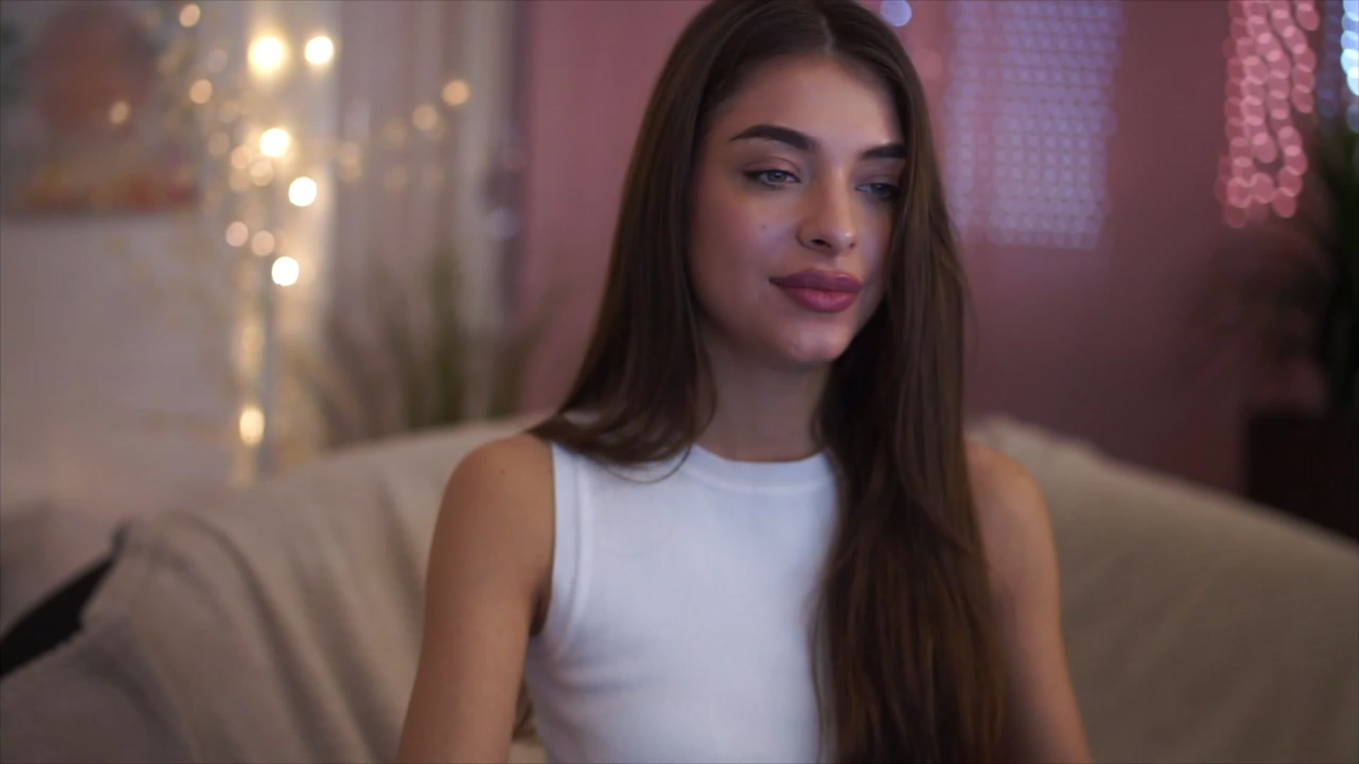 Gallery image thumbnail from Harmonywonder's myfreecams stream on, 02/12/2023, 10:34 image 2 of 20